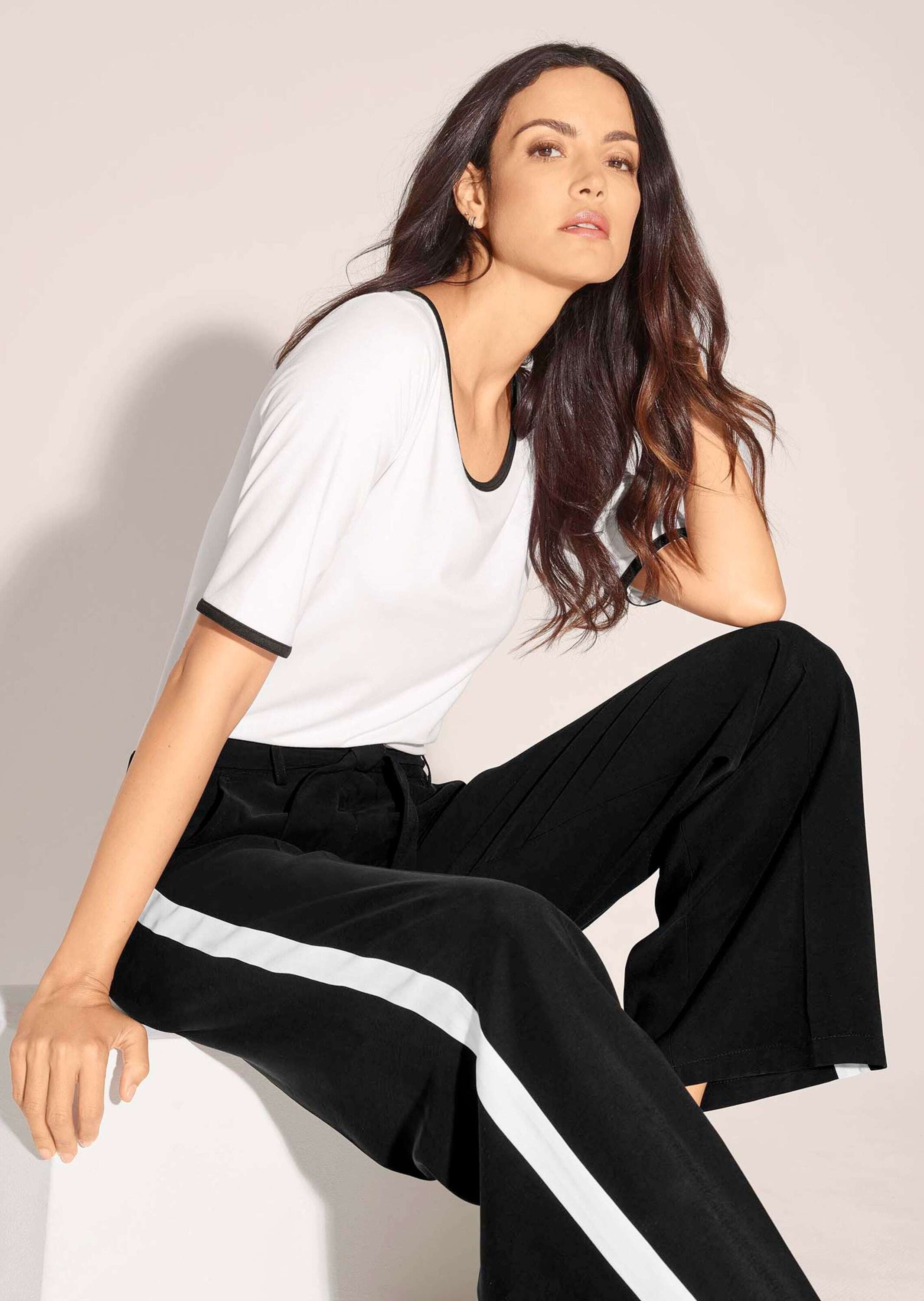 MADELEINE Kurzarmshirt »Shirt Halbarm-Shirt mit kontraststarken Paspeln«