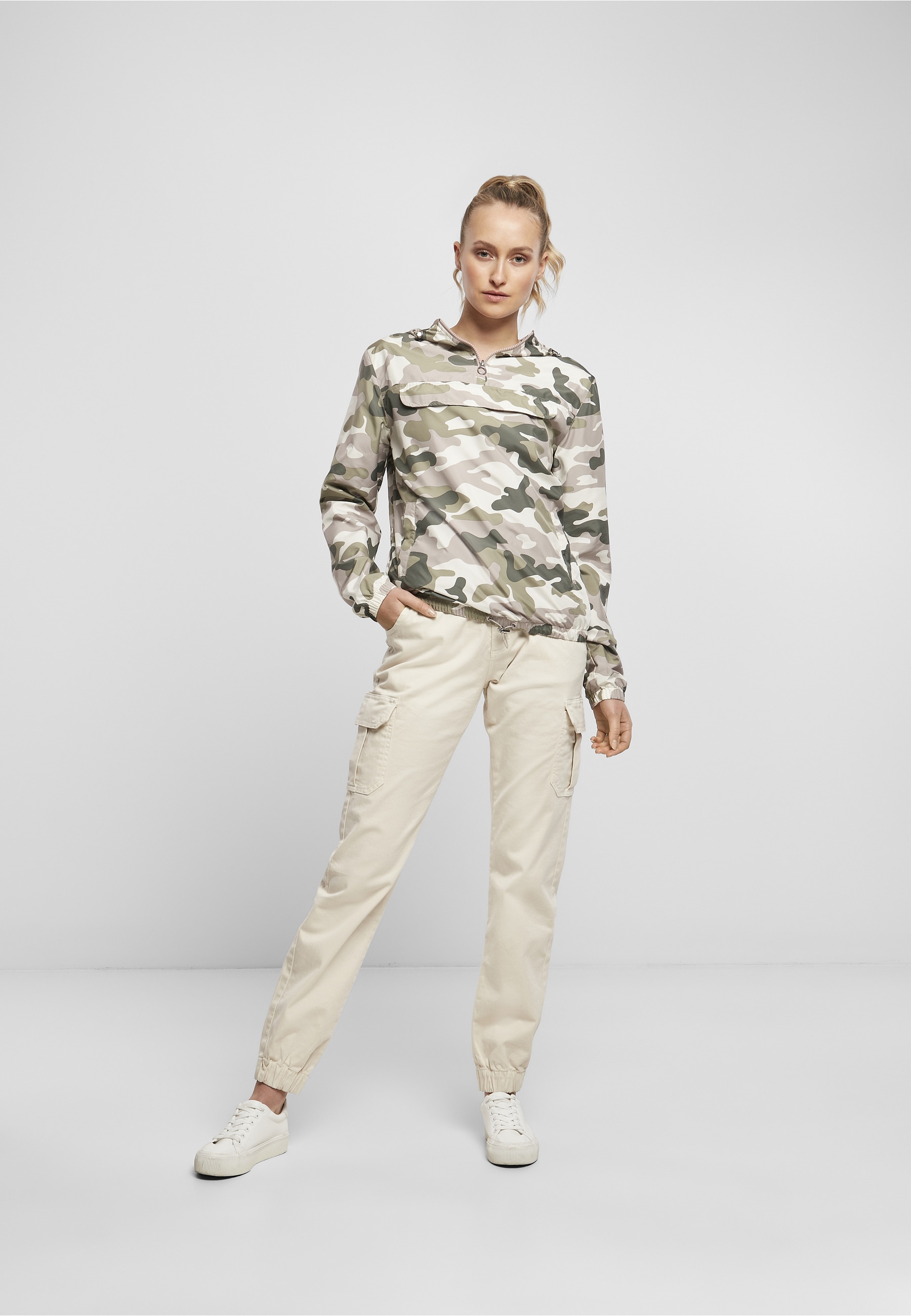 URBAN CLASSICS Funktionsmantel »Urban Classics Damen Ladies Camo Pull Over Jacket«