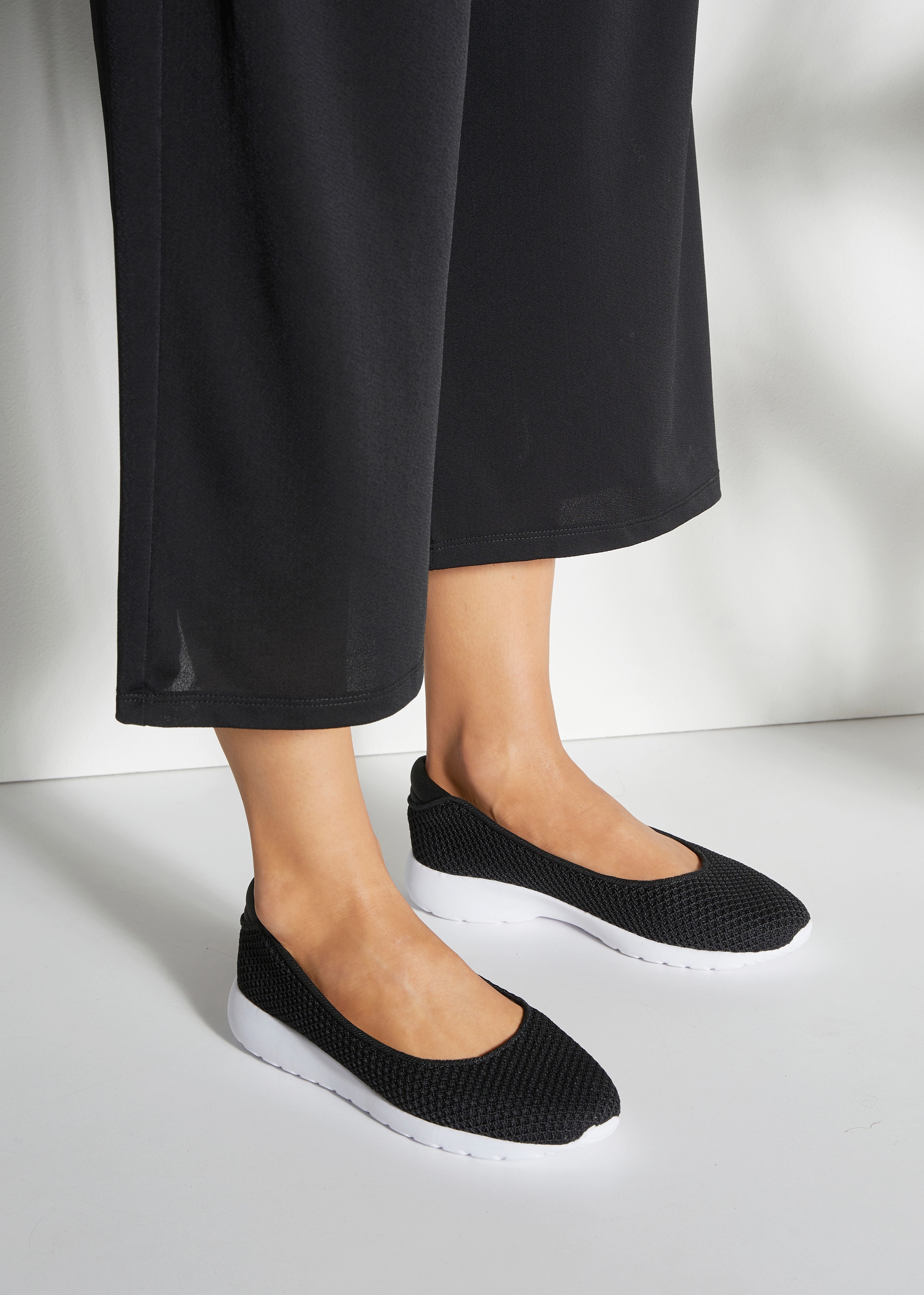 Thumbnail - LASCANA Ballerina "Freizeitschuh, Slipper, Halbschuh,", zum Reinschlüpfen, leichte Mesh-Optik VEGAN