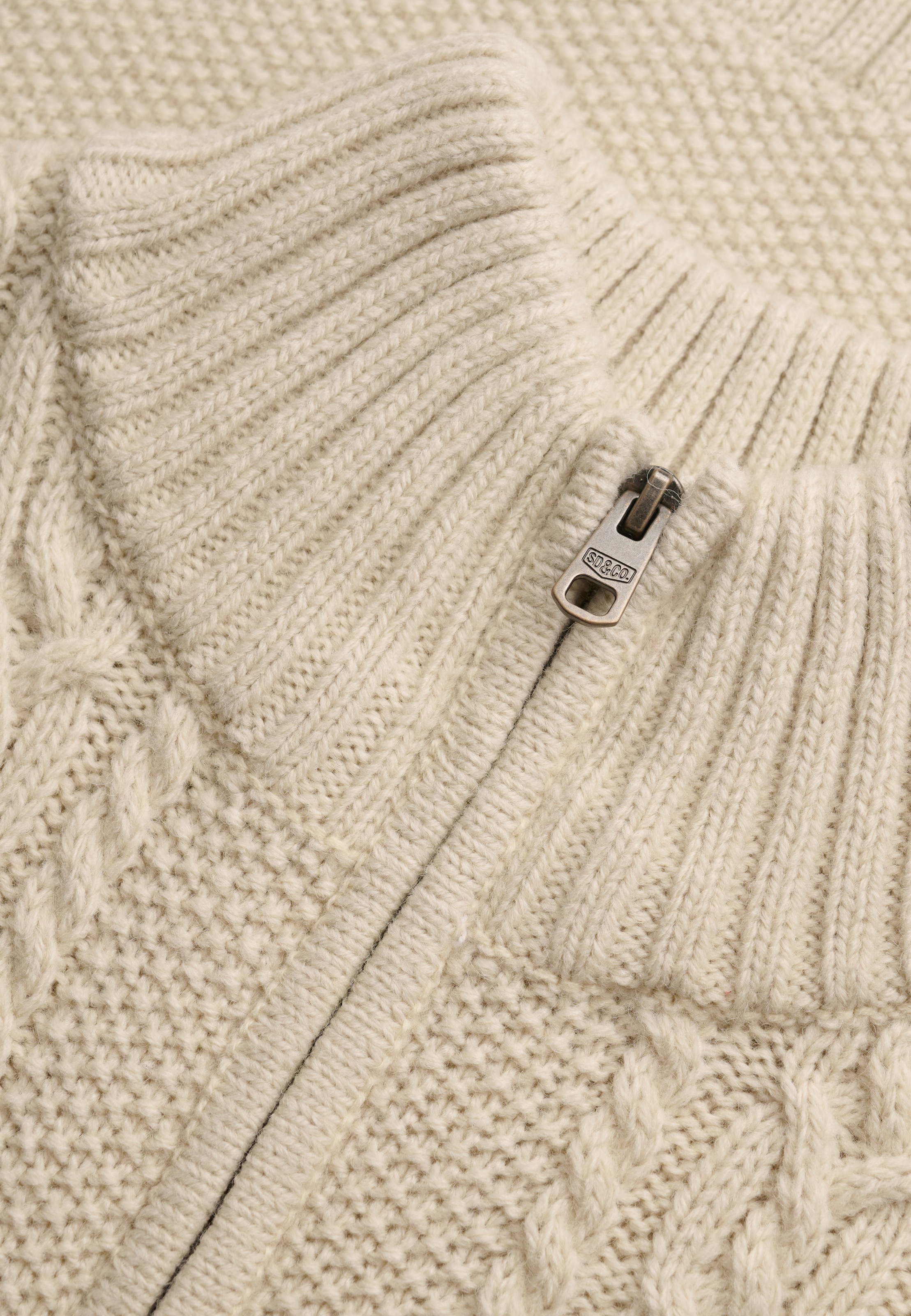 Superdry Strickpullover »JACOB CABLE HALF ZIP KNIT« Materialmix, slim fit