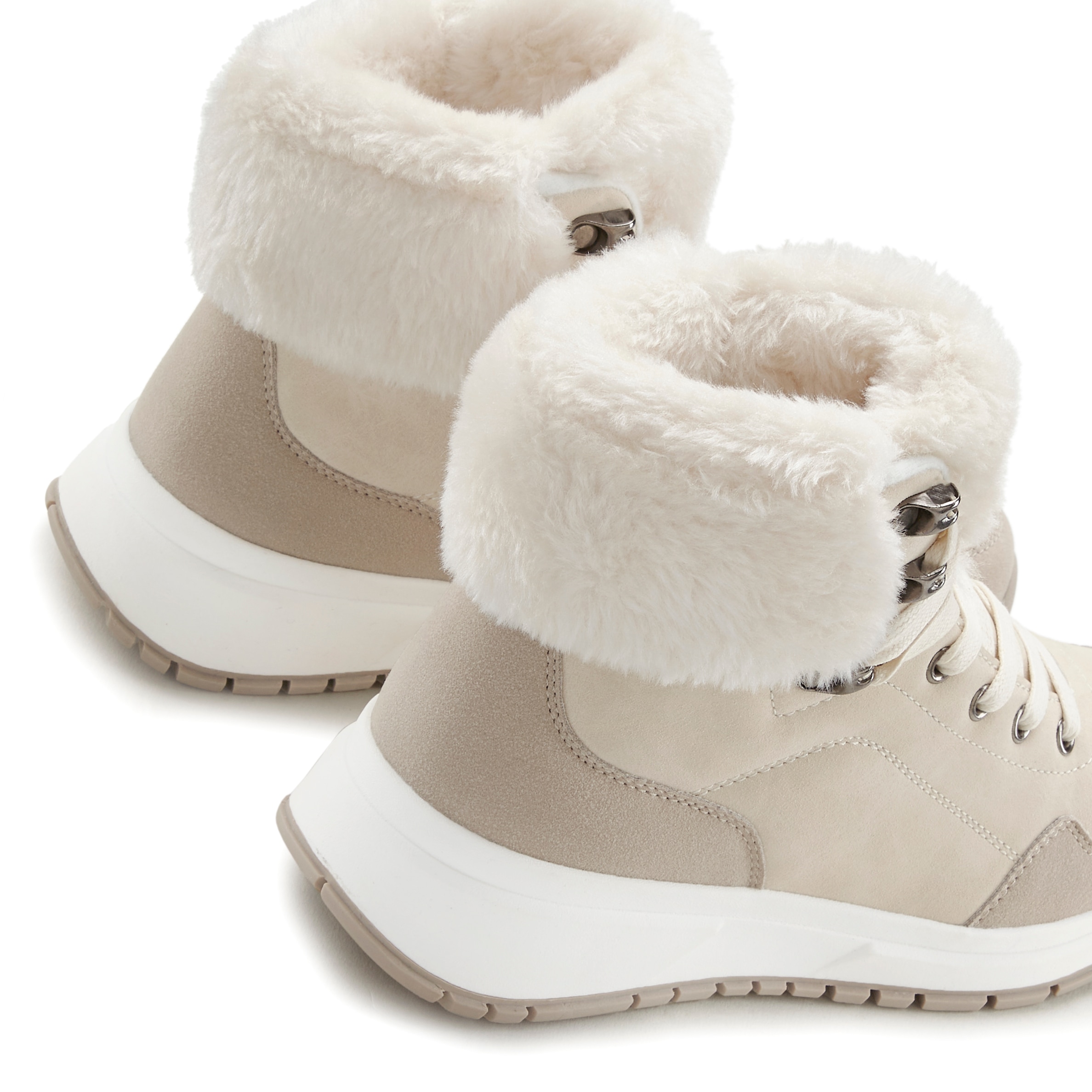 LASCANA Winterstiefelette »High Top Sneaker, Schnürschuh, Boots, Stiefelette«, aus wasserabweisendem Material mit Warmfutter VEGAN