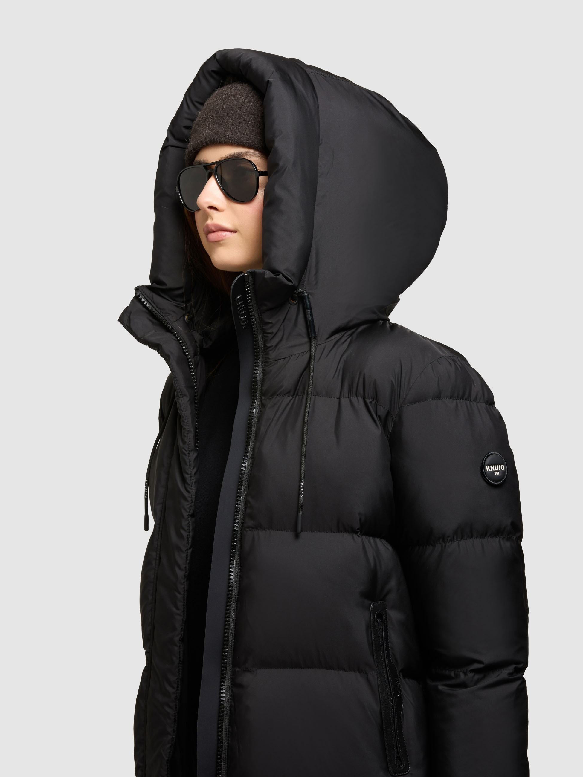 khujo Steppjacke »DROWN2 SHINY« mit Kapuze hoch schließende Kapuze mit Kordelzug, loose fit