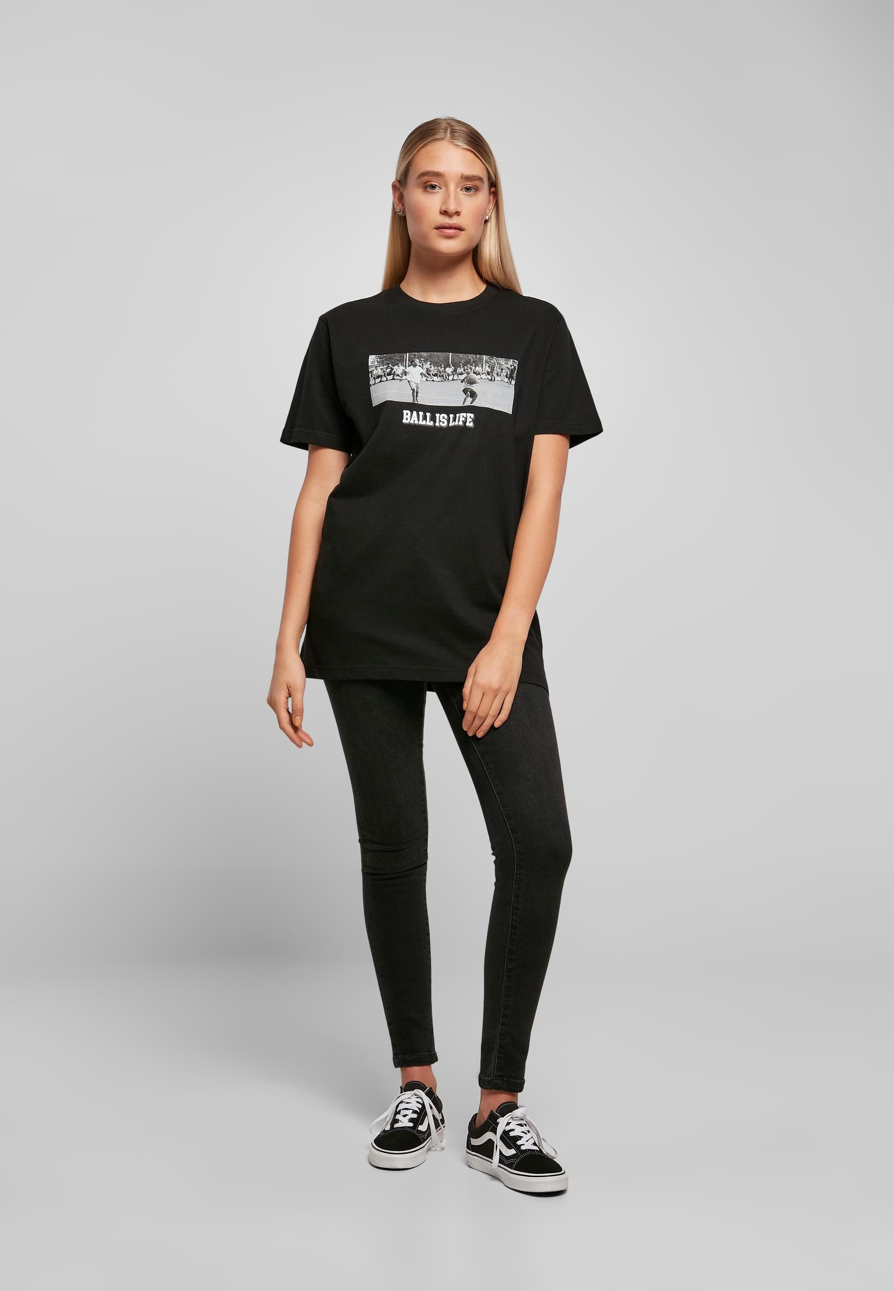 MisterTee T-Shirt »MisterTee Herren Ball Is Life Tee«, (1 tlg.)