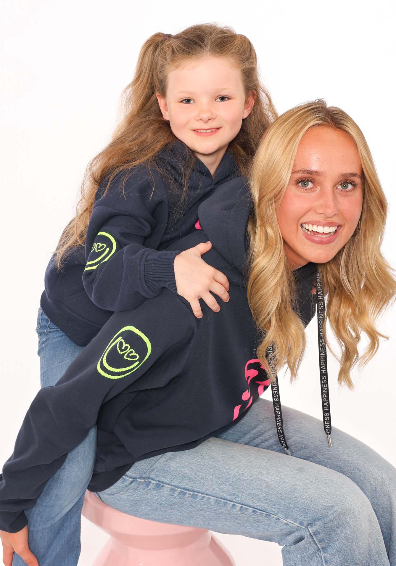 Zwillingsherz Hoodie »"Alissa-Kids"«, mit "Smile"-Aufdruck in Neonfarben und gestickte Smiley