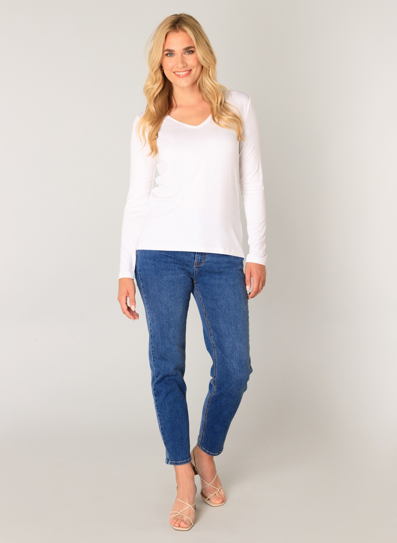 Thumbnail - Base Level Langarmshirt, mit V-Ausschnitt