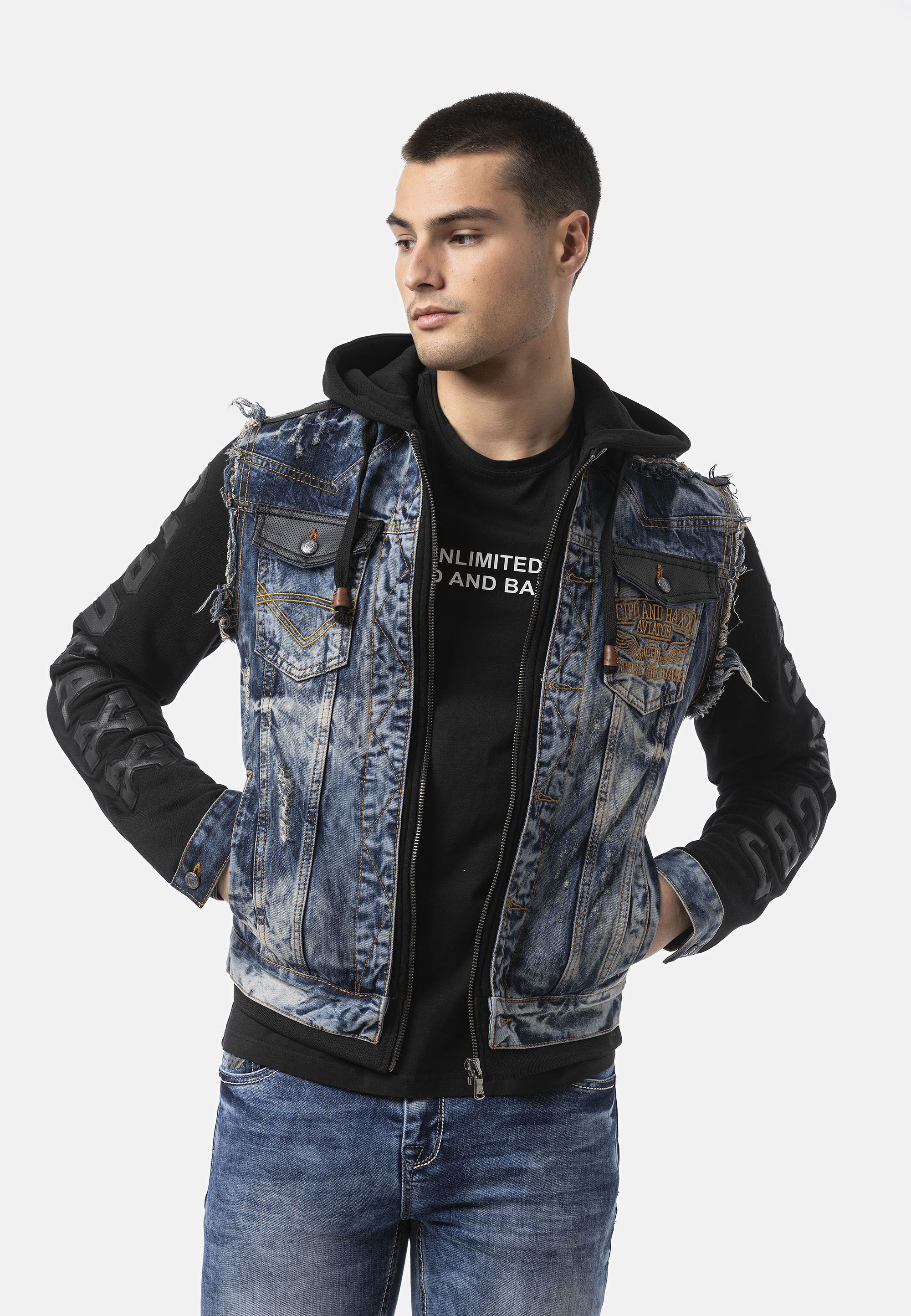 Cipo & Baxx Jeansjacke »CJ309« mit Kapuze Metallknöpfe und markante Ziernähte