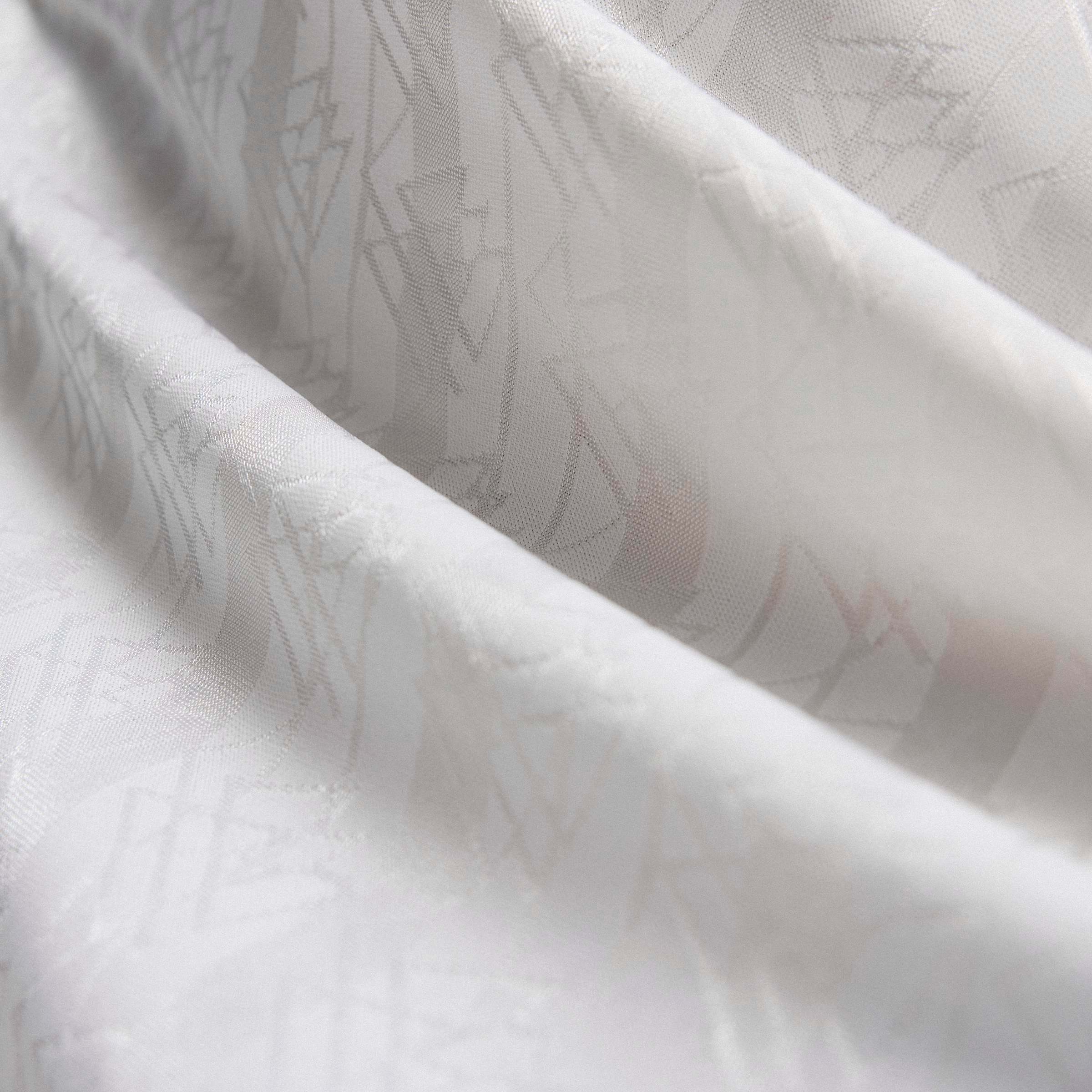 adidas Performance Fußballtrikot »DFB H JSY 94« mit Jacquard-Design, moderner lockerer Schnitt, mit V-Ausschnitt