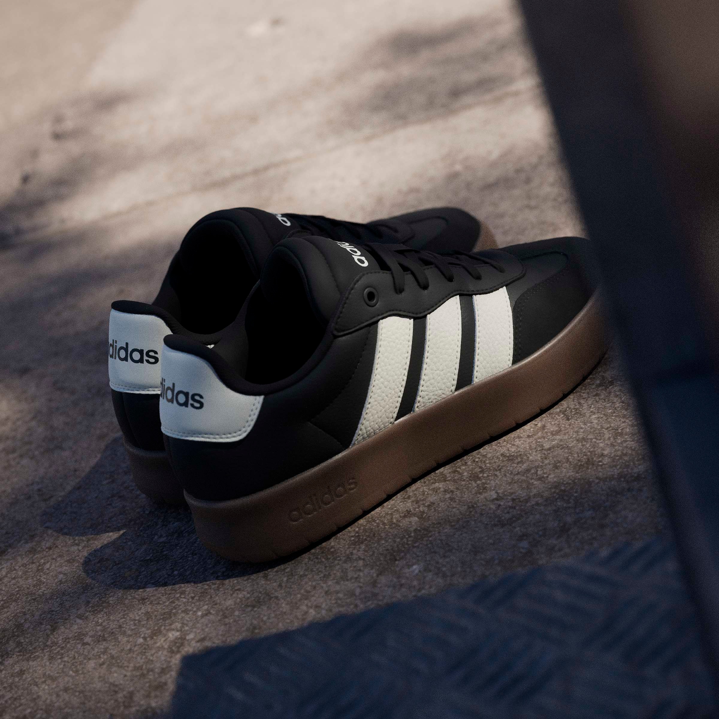 adidas Sportswear Sneaker »BARREDA XLG«  inspiriert vom Design des adidas samba XLG