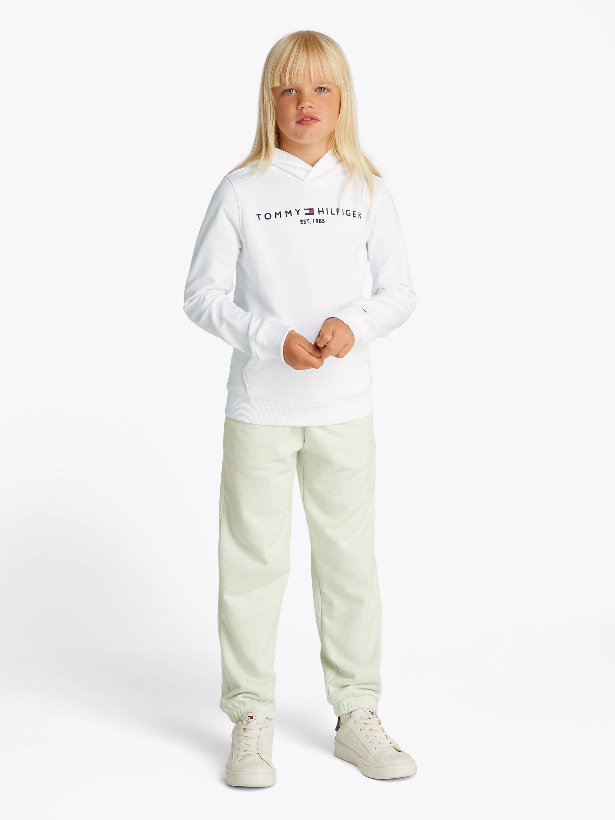 Tommy Hilfiger Hoodie »U ESSENTIAL HOODIE«, mit Logo-Stickerei und Schriftzug