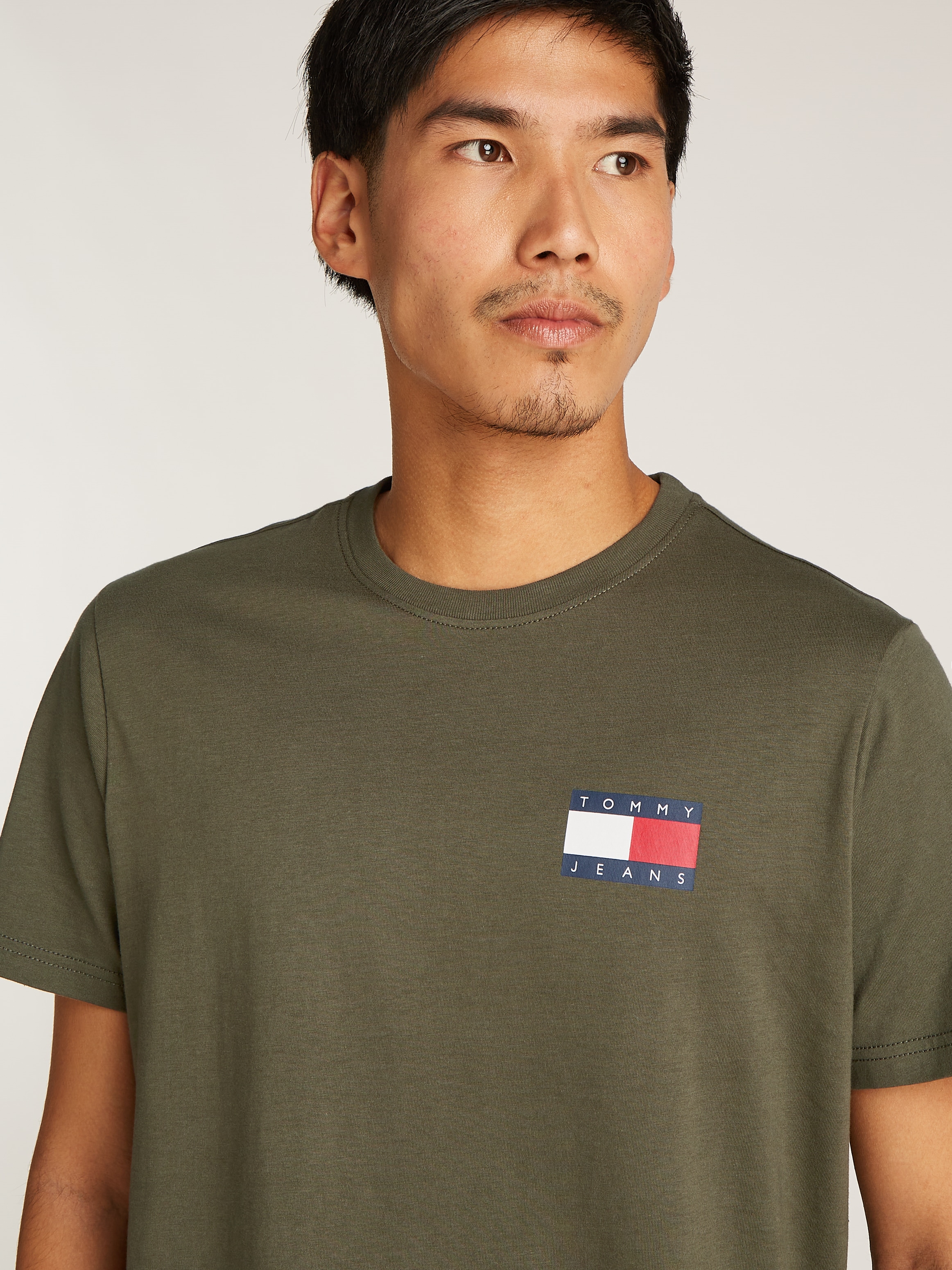 Tommy Jeans T-Shirt "TJM SLIM ESSENTIAL FLAG TEE EXT" günstig online kaufen