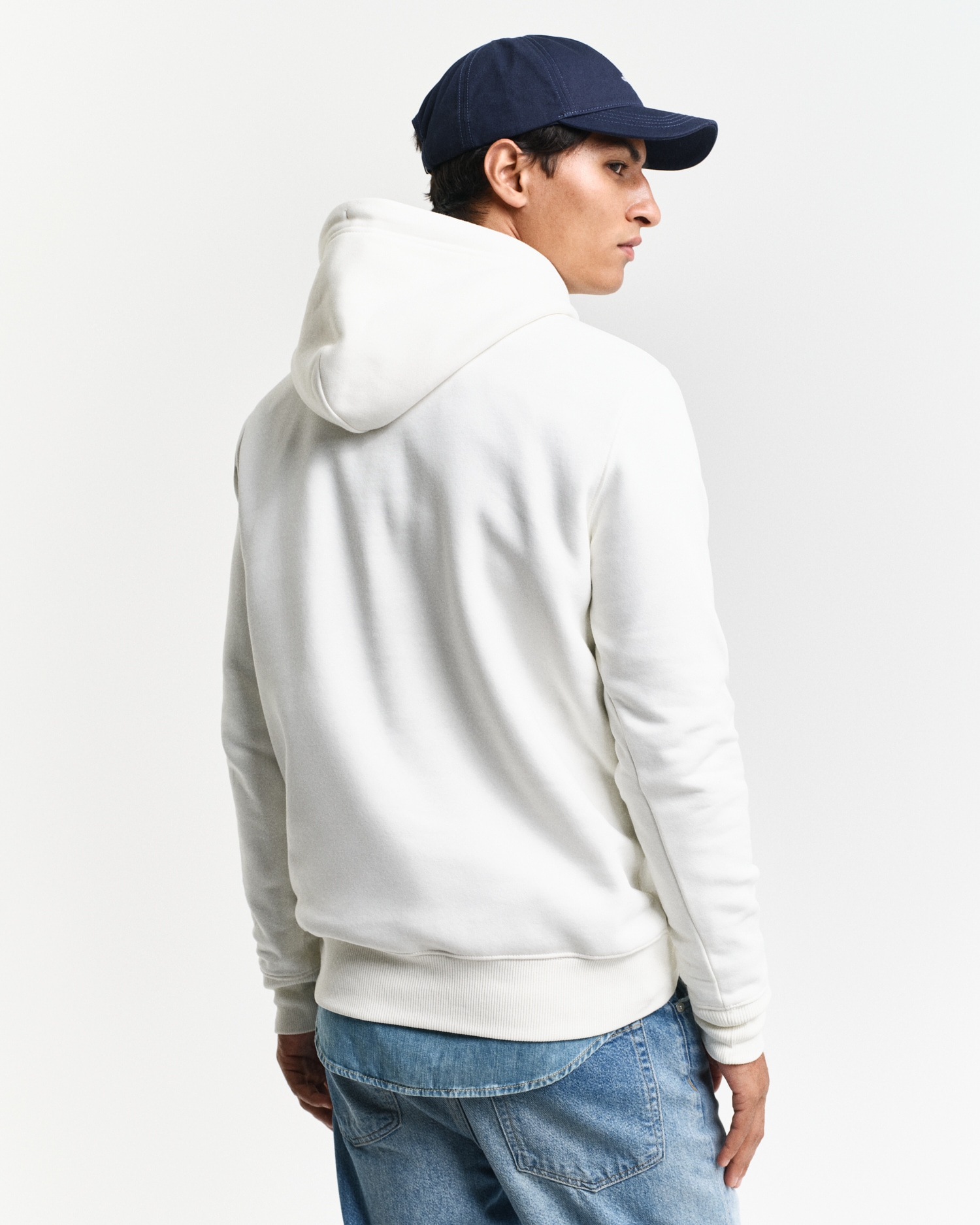 Gant Hoodie »REG SHIELD HOODIE«, mit Logostickerei auf der Brust