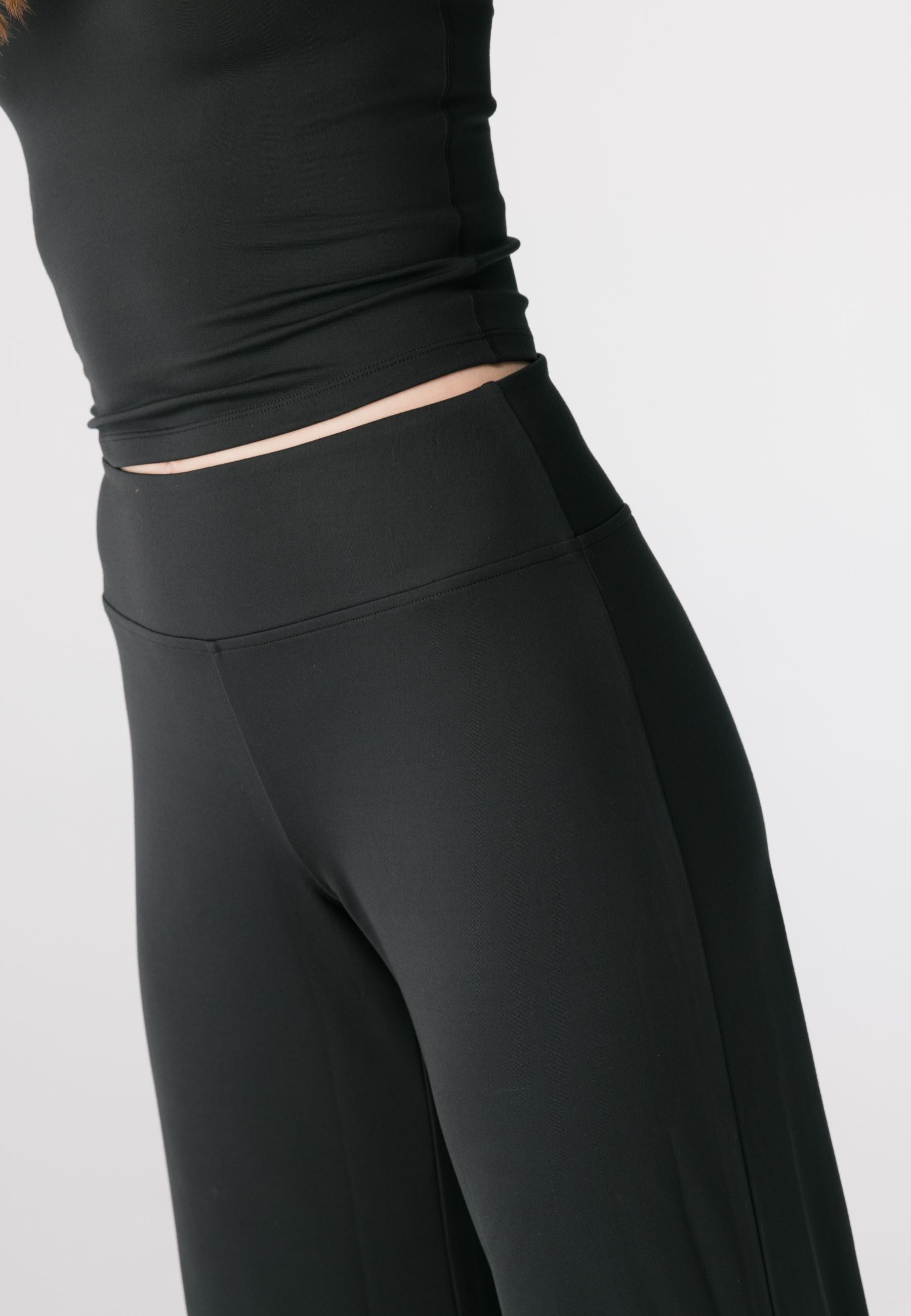 GIRLFRIEND COLLECTIVE Leggings »Girlfriend Collective Jada Straight Leg Pant«