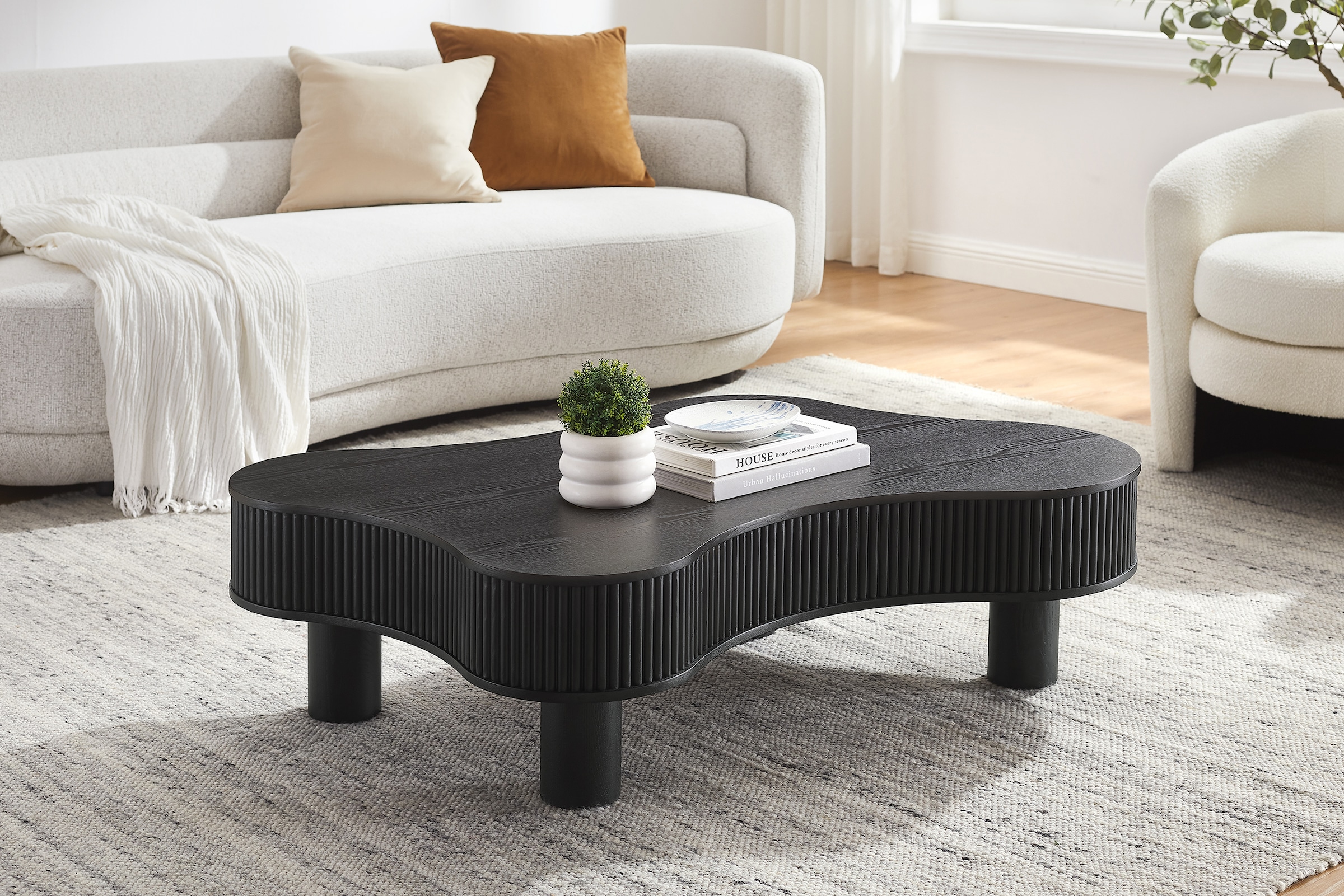 SalesFever Couchtisch »Wohnzimmertisch organisch mit Massivholz-Lamellen 115 x 75 cm« 1 Stk. tlg. Stilvoller & moderner Holztisch mit Echtholzfurnier