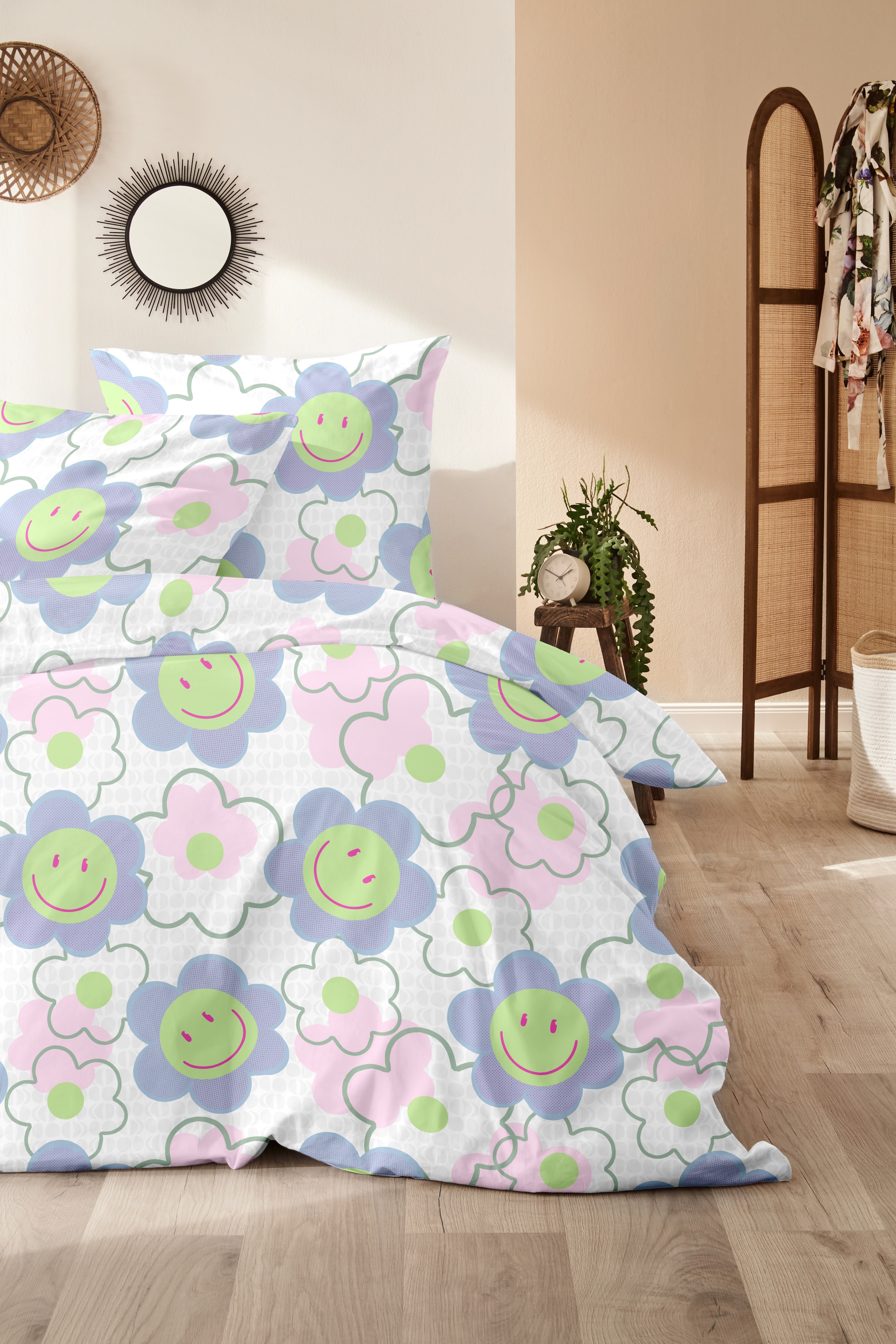 Primera Bettwäsche »Renforce-Bettwäsche Smile for me«, mit Smiley Blüten in bunten Farben