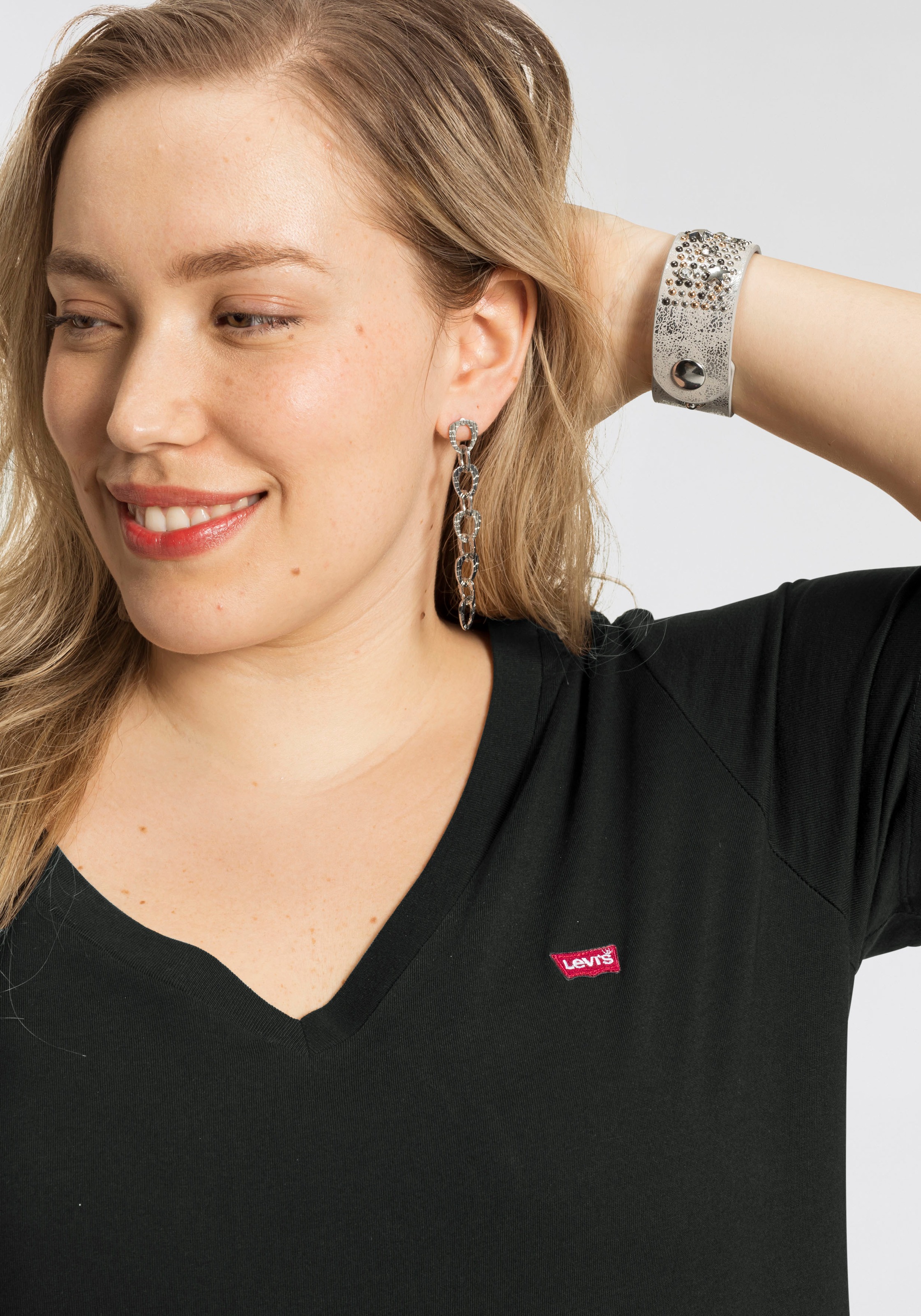 V-Shirt LEVI'S PLUS "V NECK TEE", Damen, Gr. XXXL (54/56), schwarz, Jersey, Obermaterial: 100% Baumwolle, figurumspielend hüftlang, V-Ausschnitt, Shirts, Figurumspielende Passform, Topseller 2