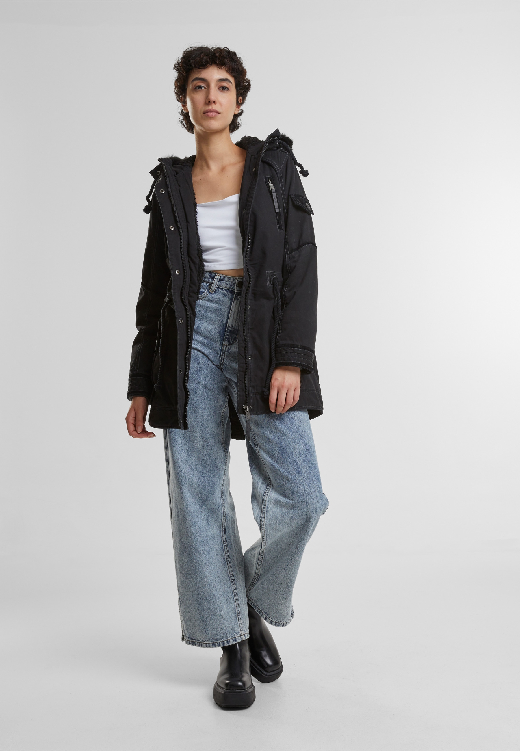 Brandit Parka »Brandit Brandit Women Emma Winterparka« 1 Stk. tlg. mit Kapuze