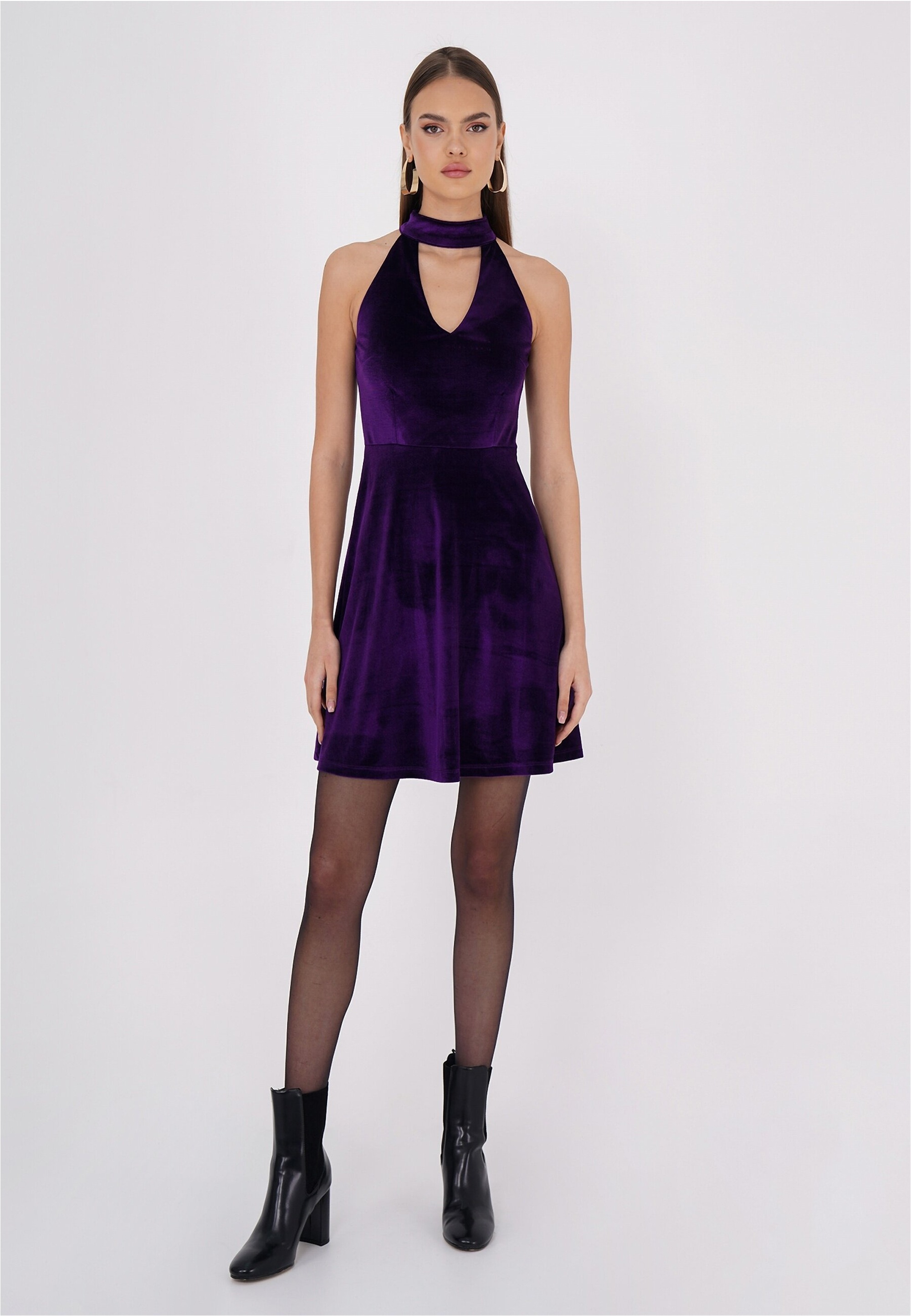 freshlions Jerseykleid »Lolie«, mit raffiniertem Neckholder-Design