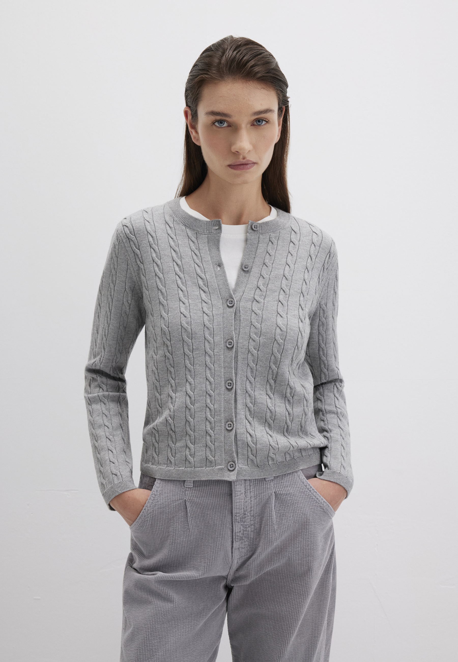 Thumbnail - Mavi Cardigan "BUTTON SHORT CARDIGAN"