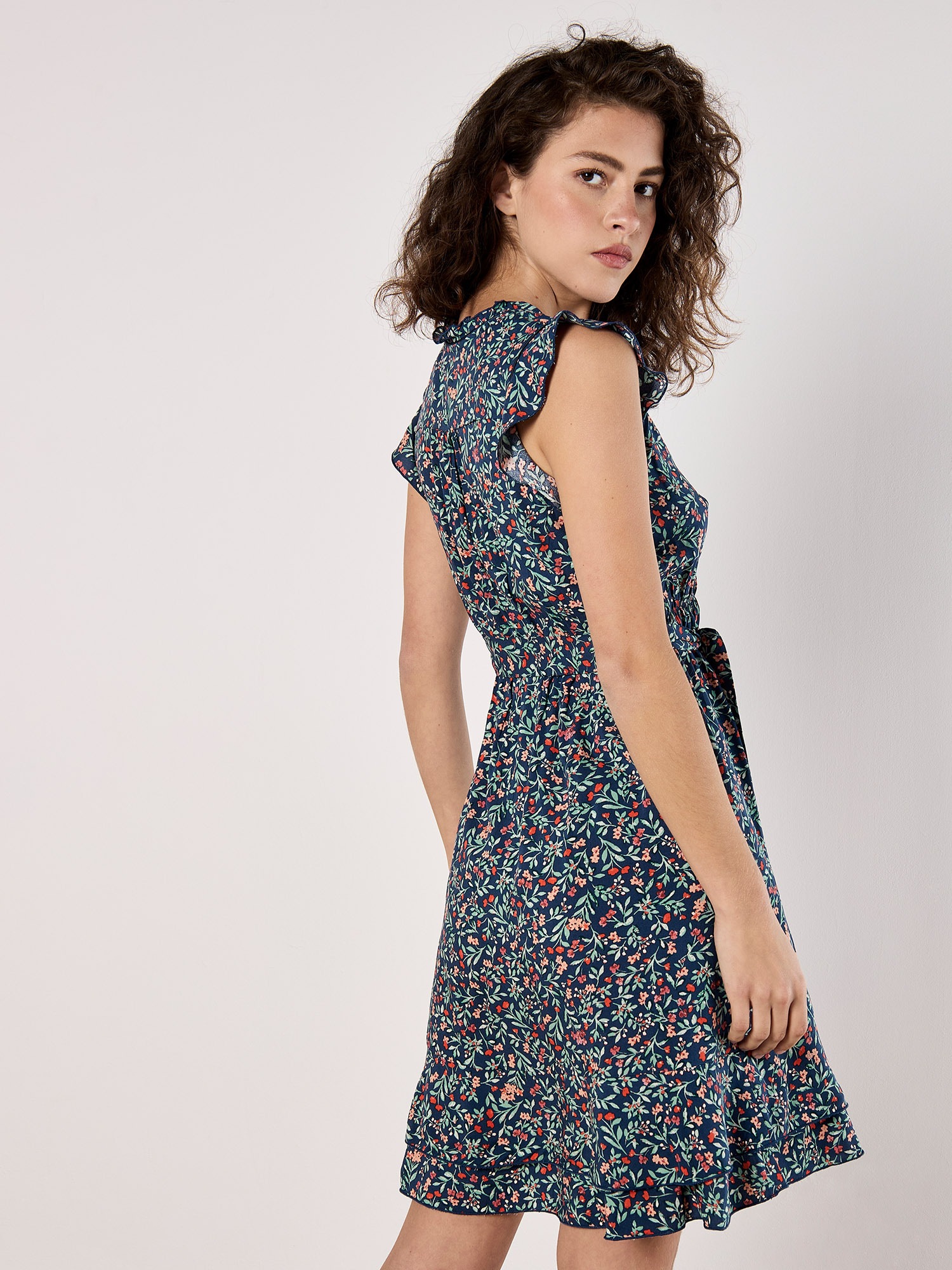 Apricot Druckkleid »Blumenwald-Rüschen-Ditsy-Kleid« Gemustert mit Rüschen