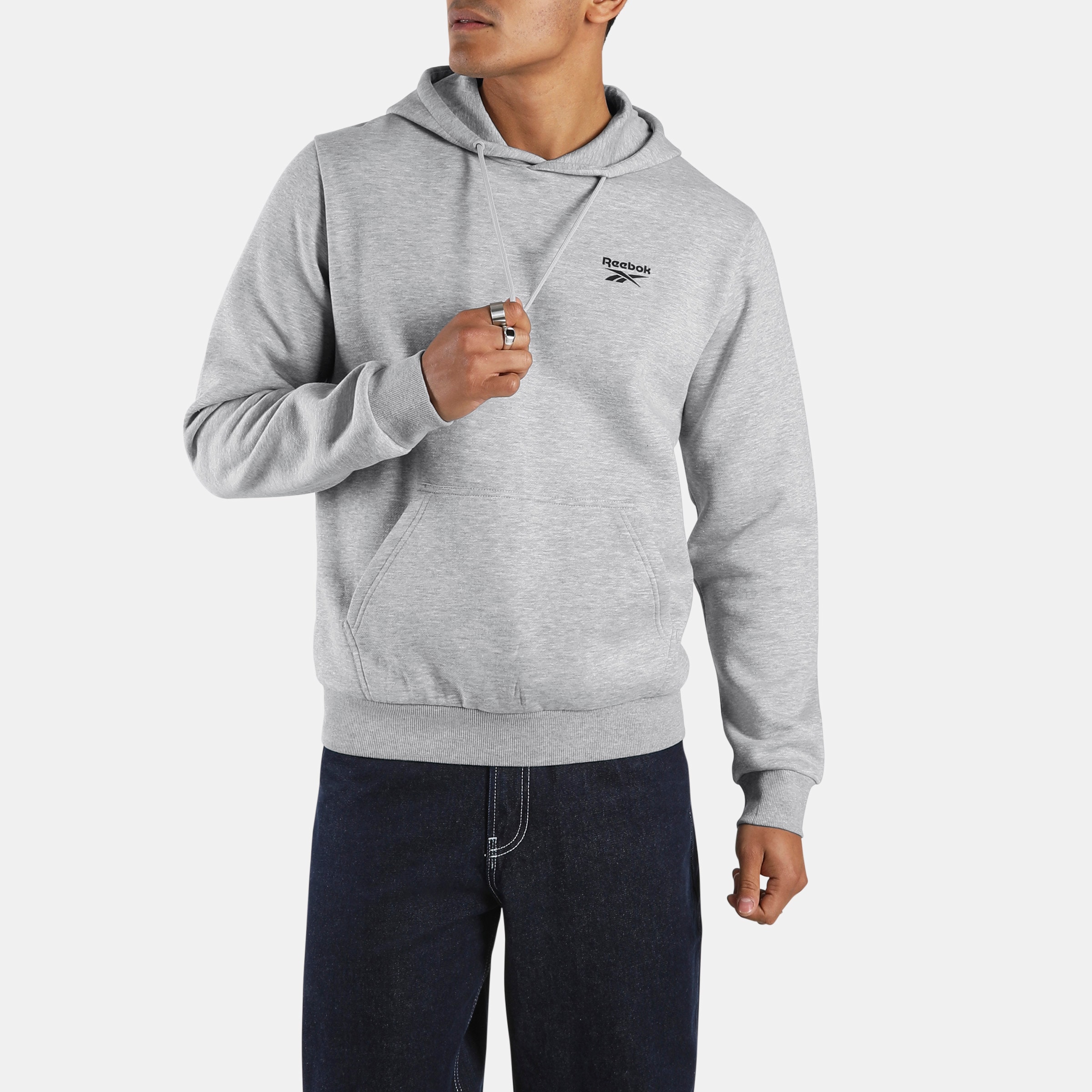 Reebok Kapuzensweatshirt "NOAH SMALL LOGO HOODY", mit Kapuze, aus Baumwolle und Polyester, in mehreren Größen erhältlich