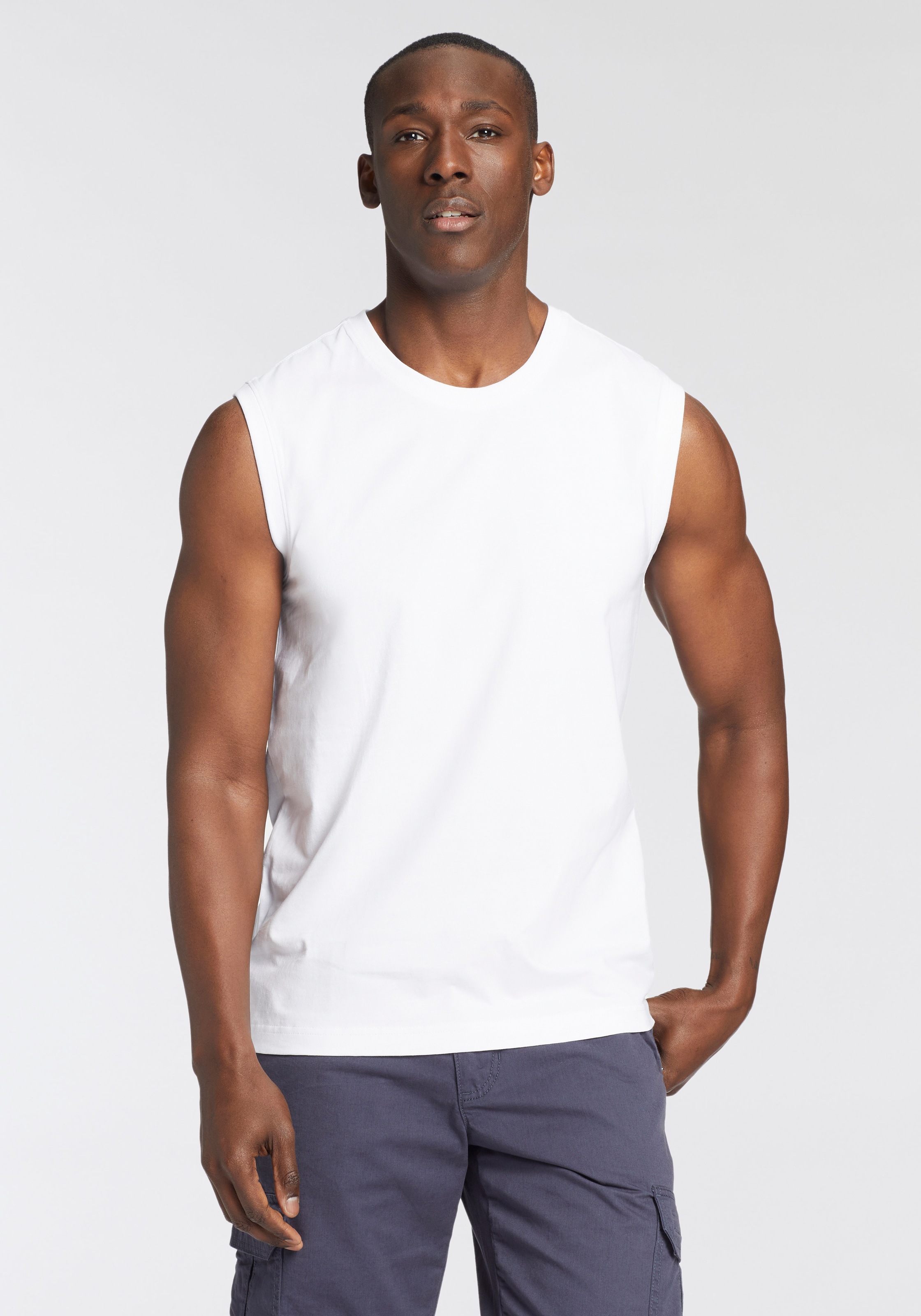 Mans World Muscleshirt, 3 Stk. ärmellos, Basic-Stil, unifarben, Rundhalsaus günstig online kaufen