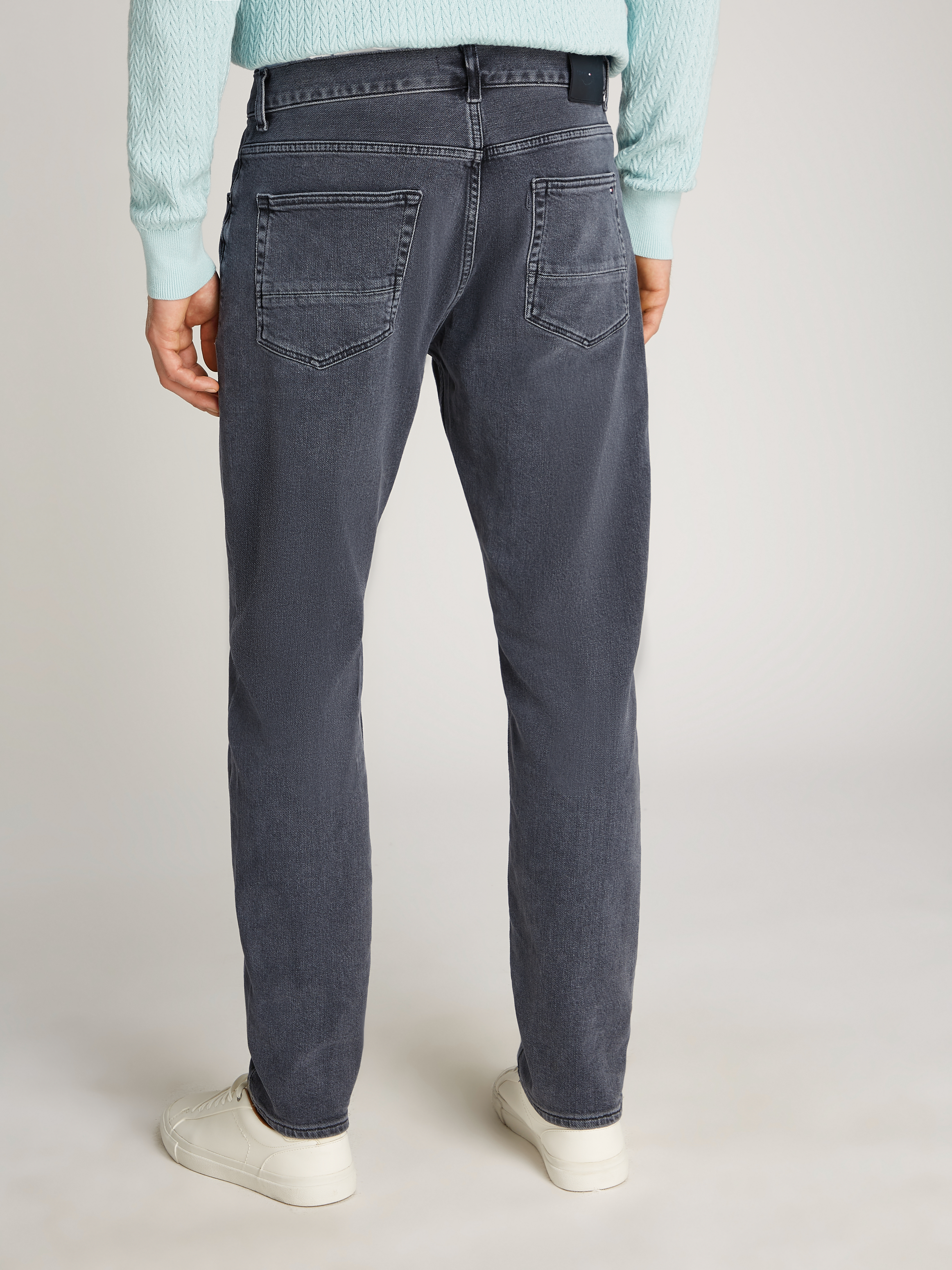 Tommy Hilfiger Tapered-fit-Jeans "HARLEM Tapered Fit", in grauer Waschung günstig online kaufen