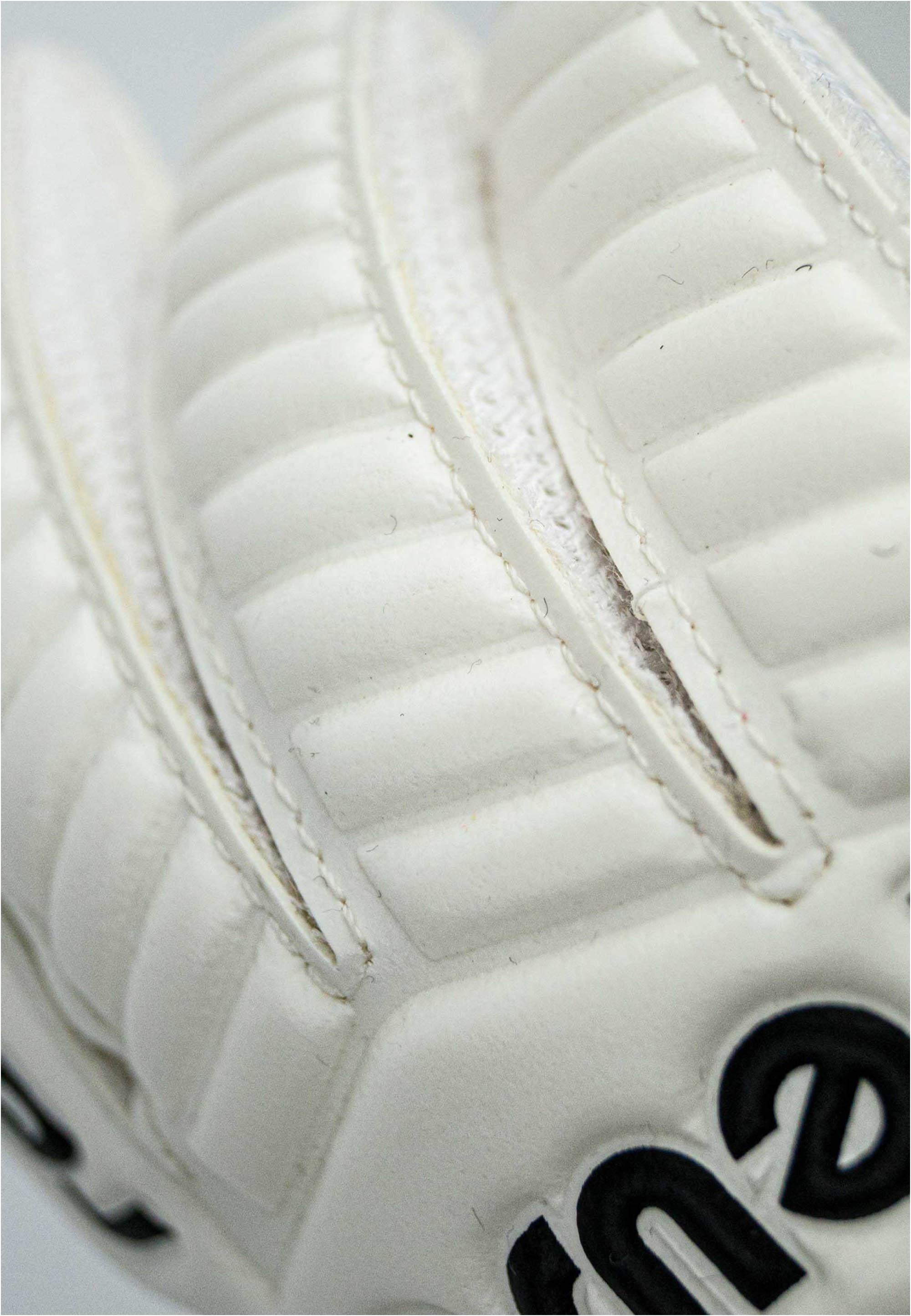 Reusch Torwarthandschuhe »Legacy Arrow Silver Junior«, mit sehr gutem Grip und Außennaht-Schnitt