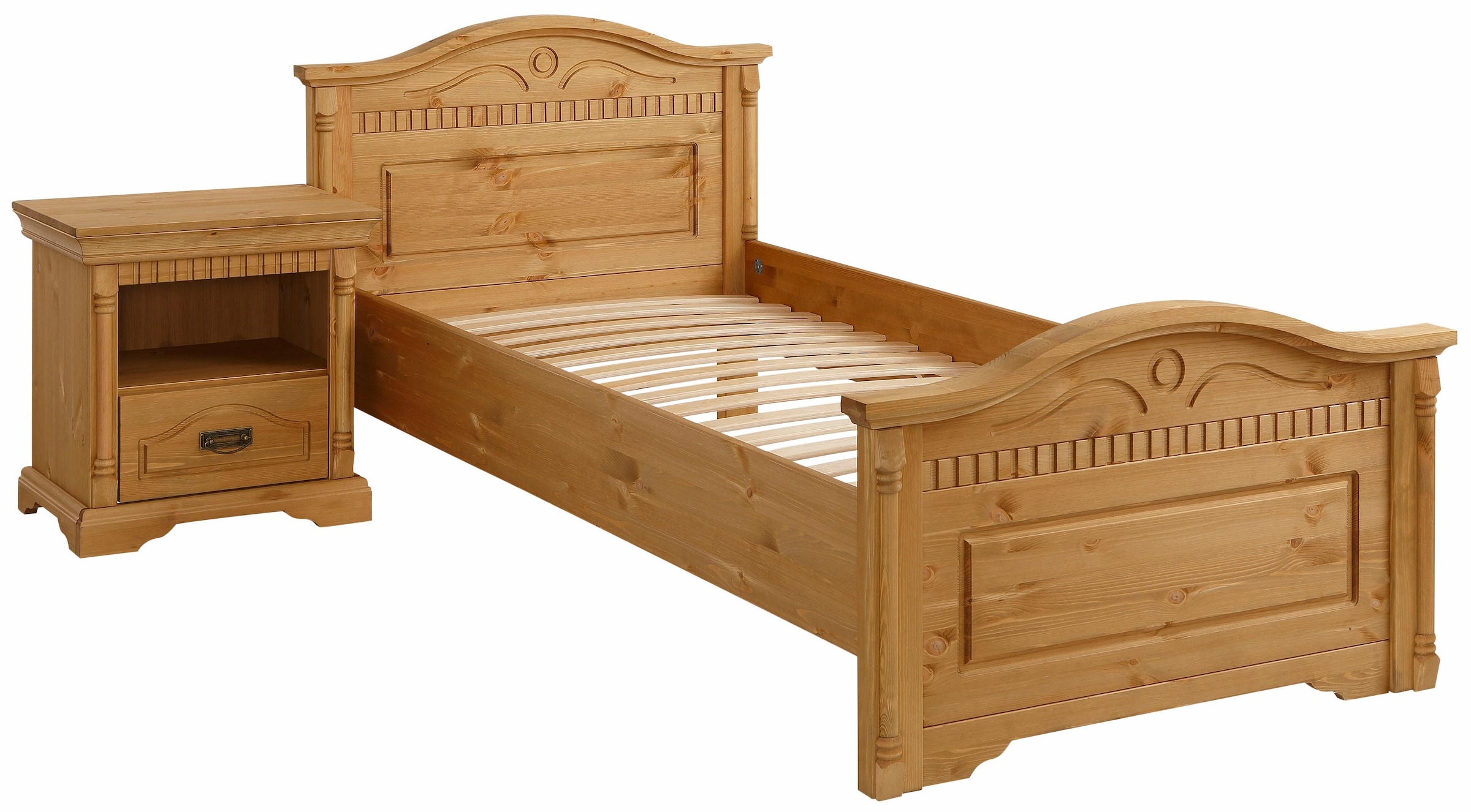 Home affaire Massivholzbett »Graz, hohe Belastbarkeit, klassischer Landhausstil, FSC® zertifiziert«, (Breite/Belastbarkeit 180cm/220 KG, 90cm/=120KG), mit dekorativen Fräsungen, inklusive Lattenrost