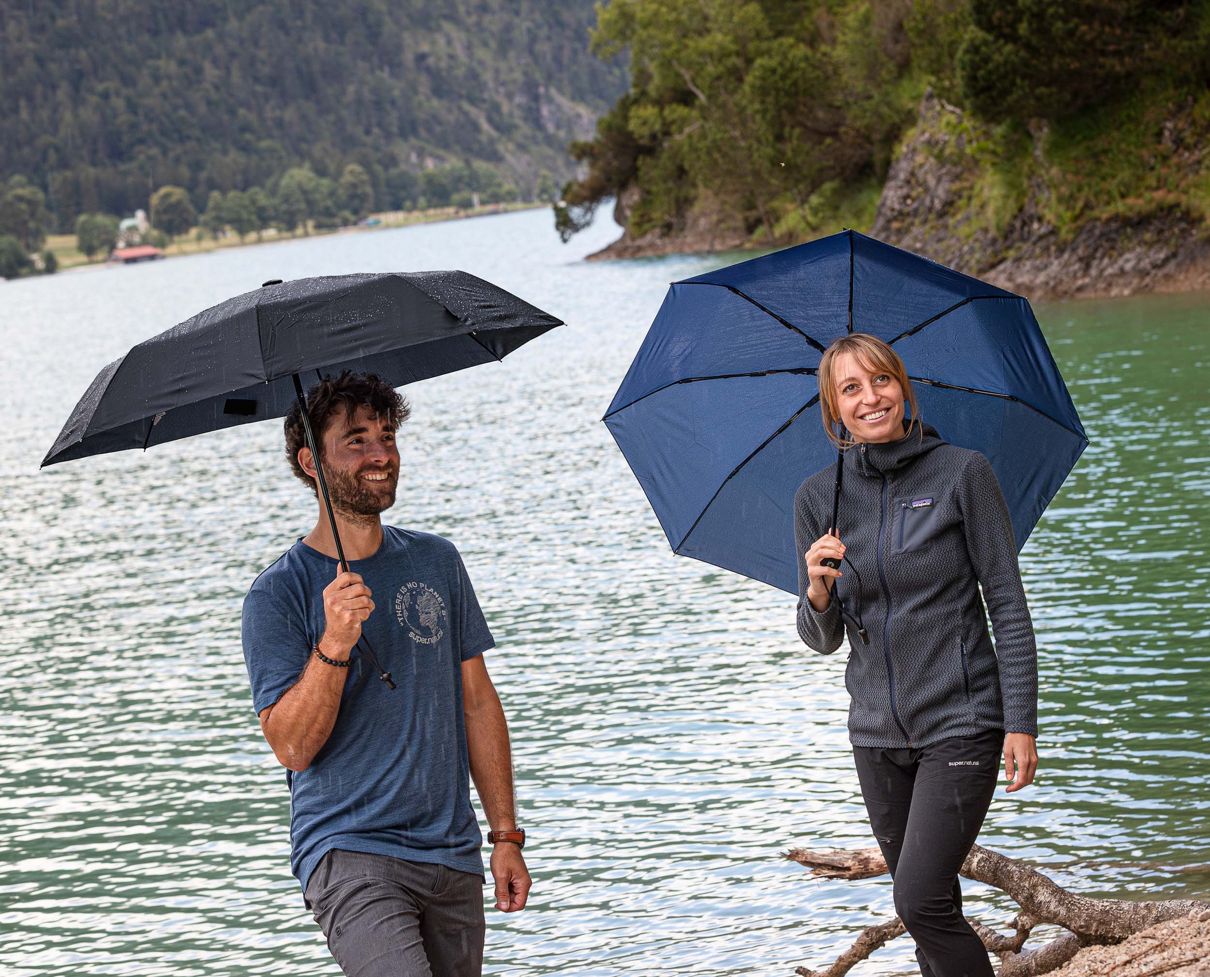 EuroSCHIRM® Taschenregenschirm »light trek«, kompakte Größe, mit integriertem Kompass im Griff