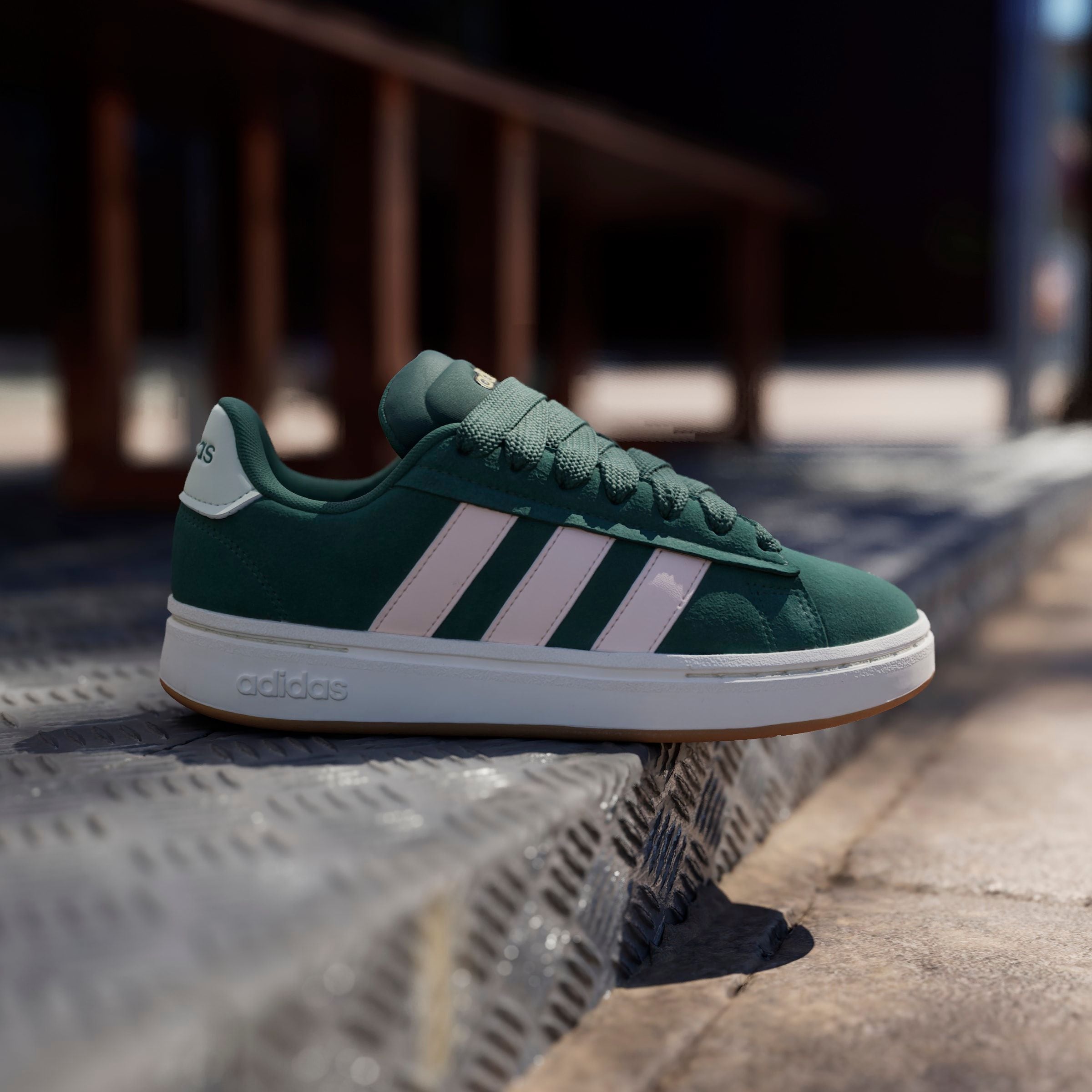 adidas Sportswear Sneaker »GRAND COURT ALPHA«  Design inspiriert vom adidas Campus 00