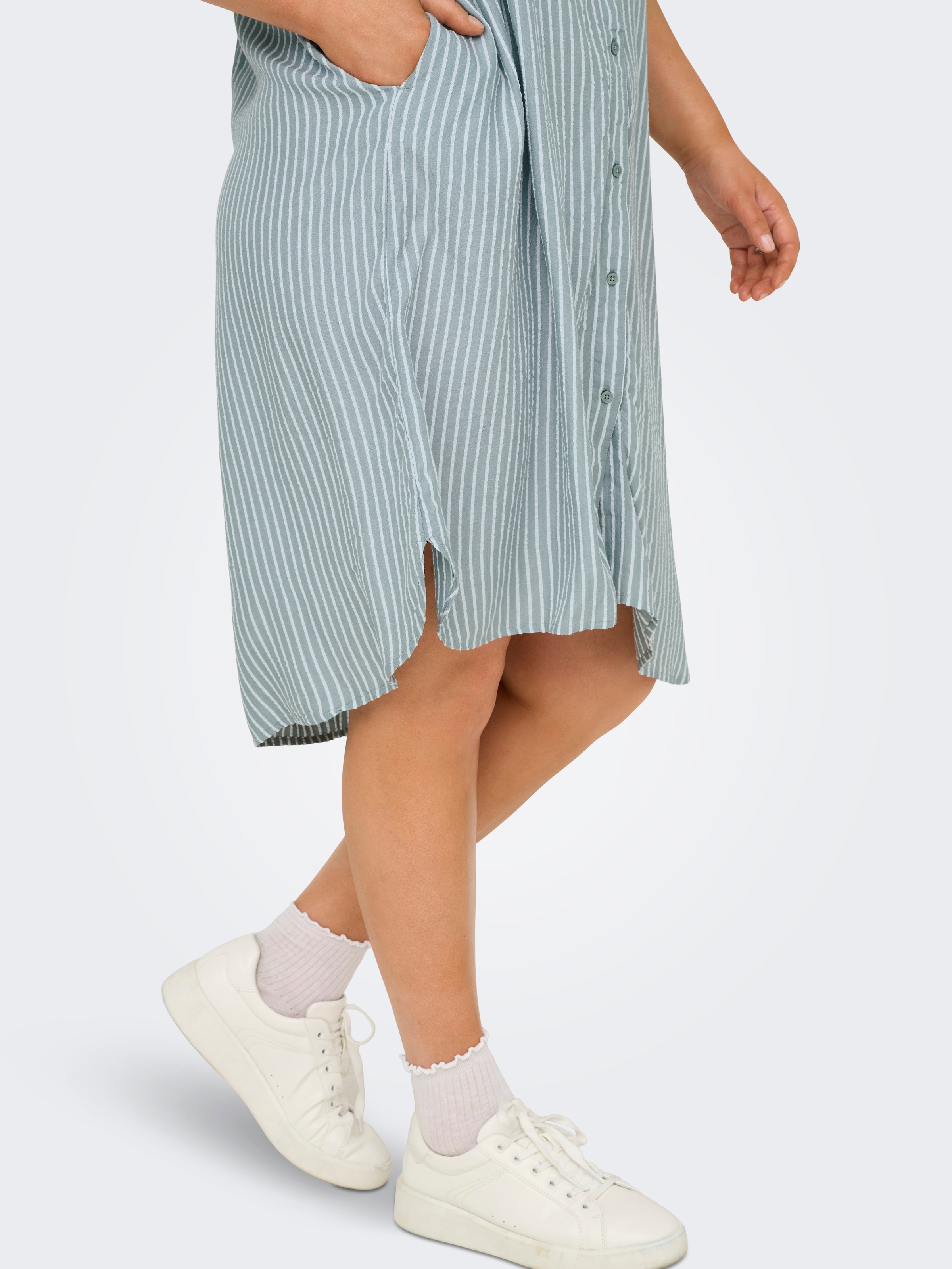 ONLY CARMAKOMA Sommerkleid »CARPENNA S/S LOOSE KNEE DRESS AOP«