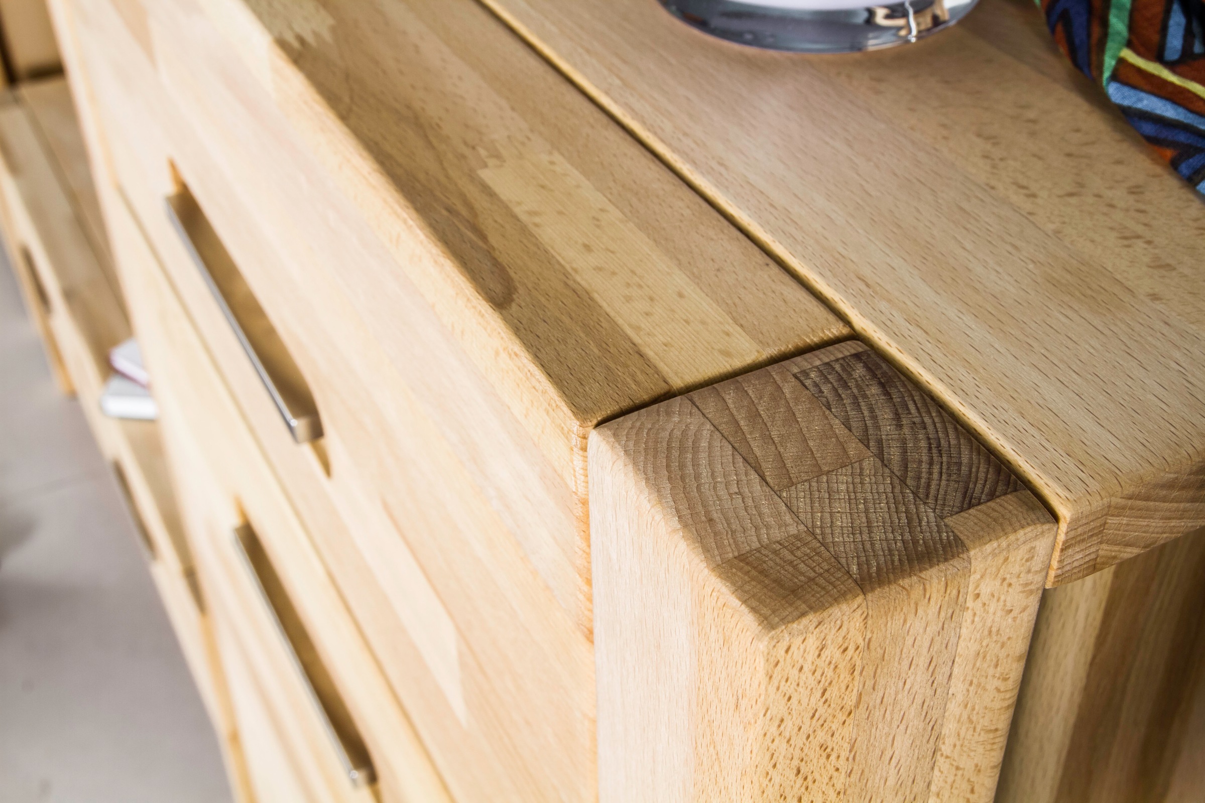 MCA living Garderobenschrank »Fenja Kommode, Schrank, Drehtürenschrank - Höhe 112 cm«, (1 St.), Massivholz, Kernbuche, 1 Tür, 1 Schubkasten, Breite 66 cm