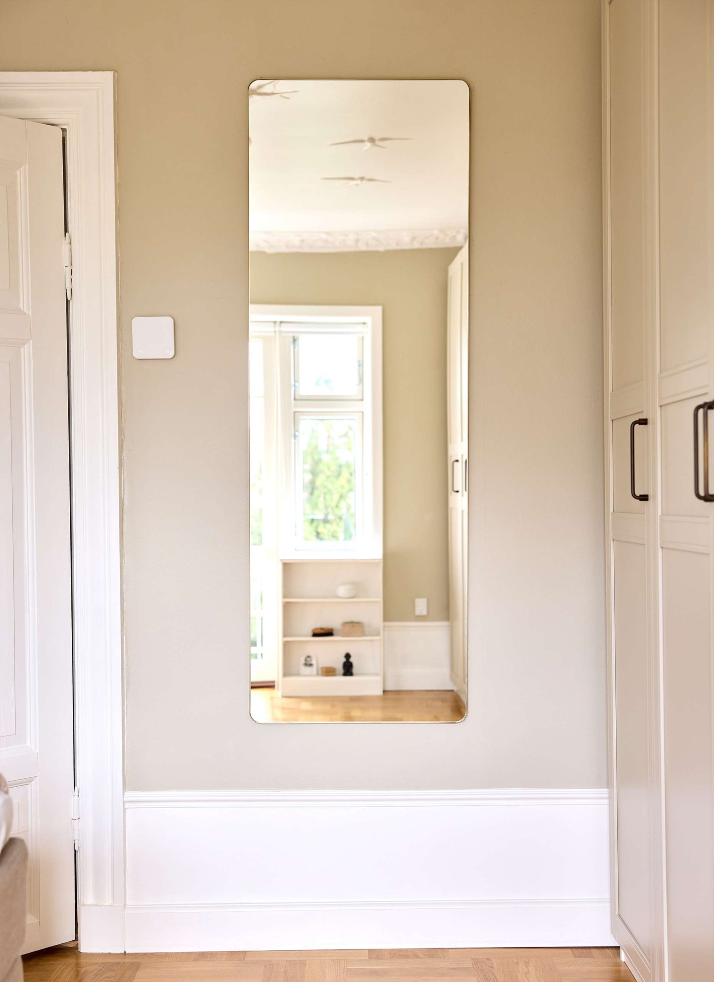 Loevschall Spiegel »Refine, Wandspiegel für alle Raumtypen, Stilvoller Rahmen,«, Spiegel für Schlafzimmer, Wohnzimmer, Garderobe, Flur und Badezimmer