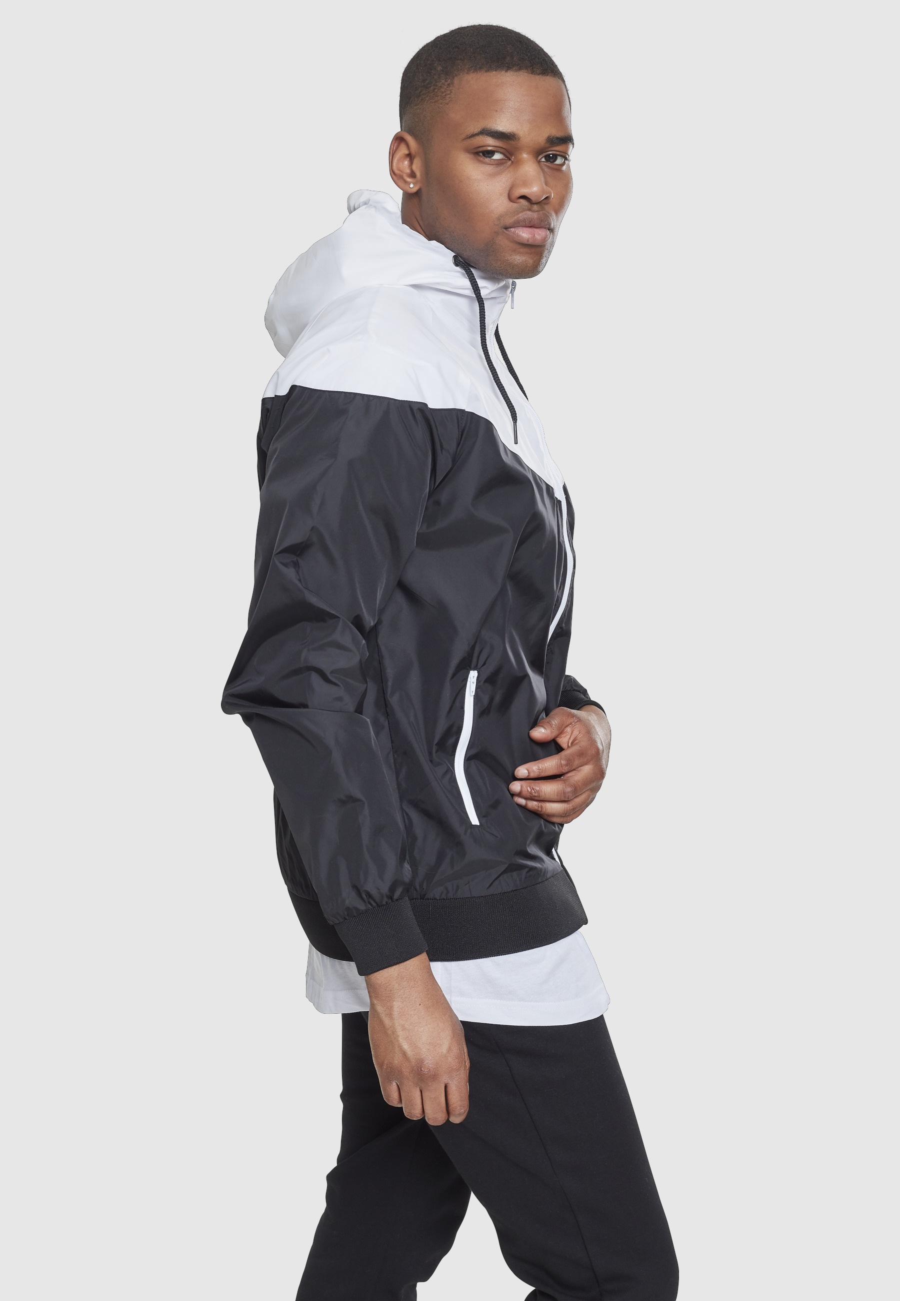 URBAN CLASSICS Allwetterjacke »Urban Classics Herren Arrow Windrunner« 1 Stk. tlg. mit Kapuze
