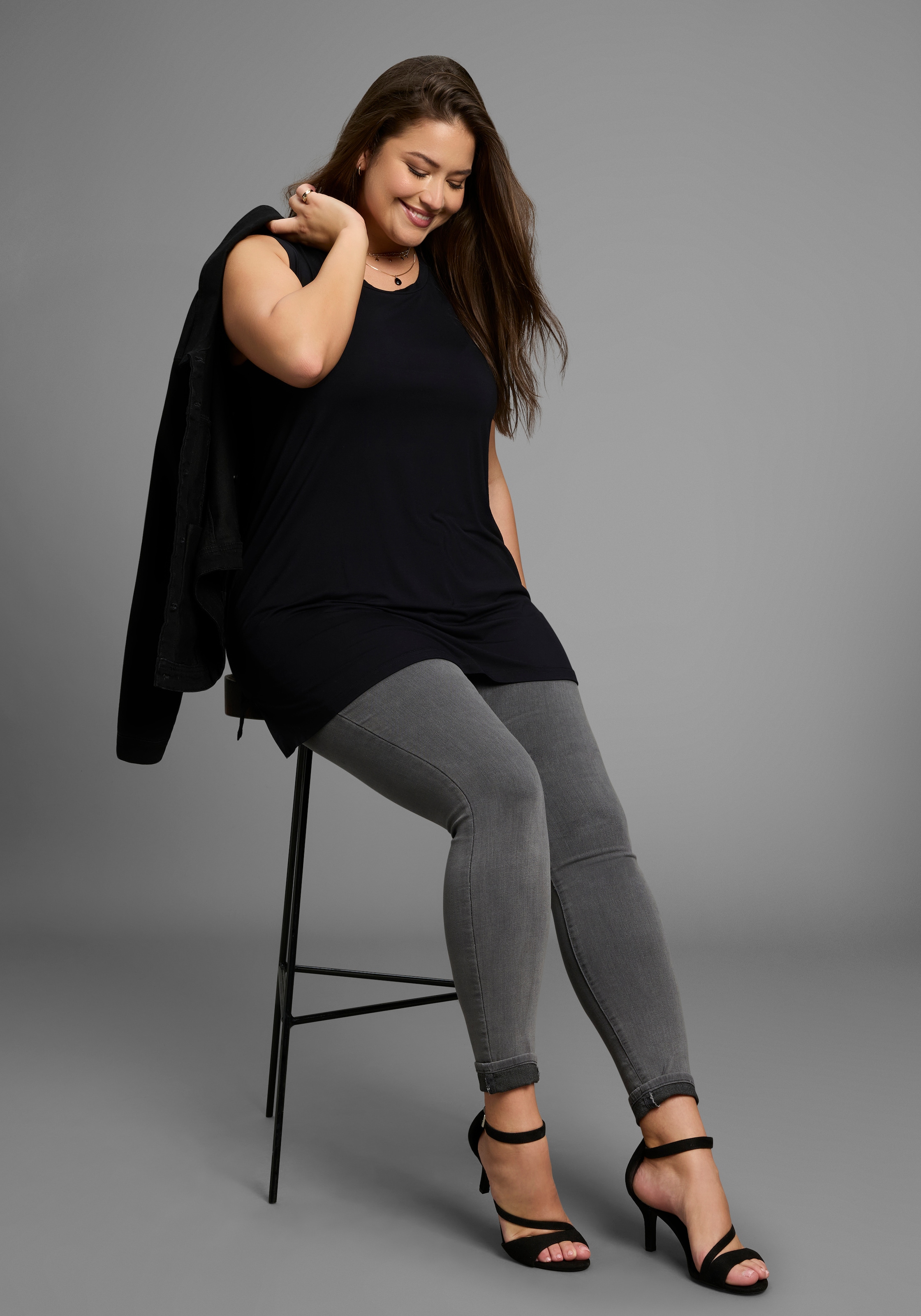 Laura Scott CURVE Longtop, aus fließendem Jersey mit lockerem Schnitt - GROSSE GRÖSSE
