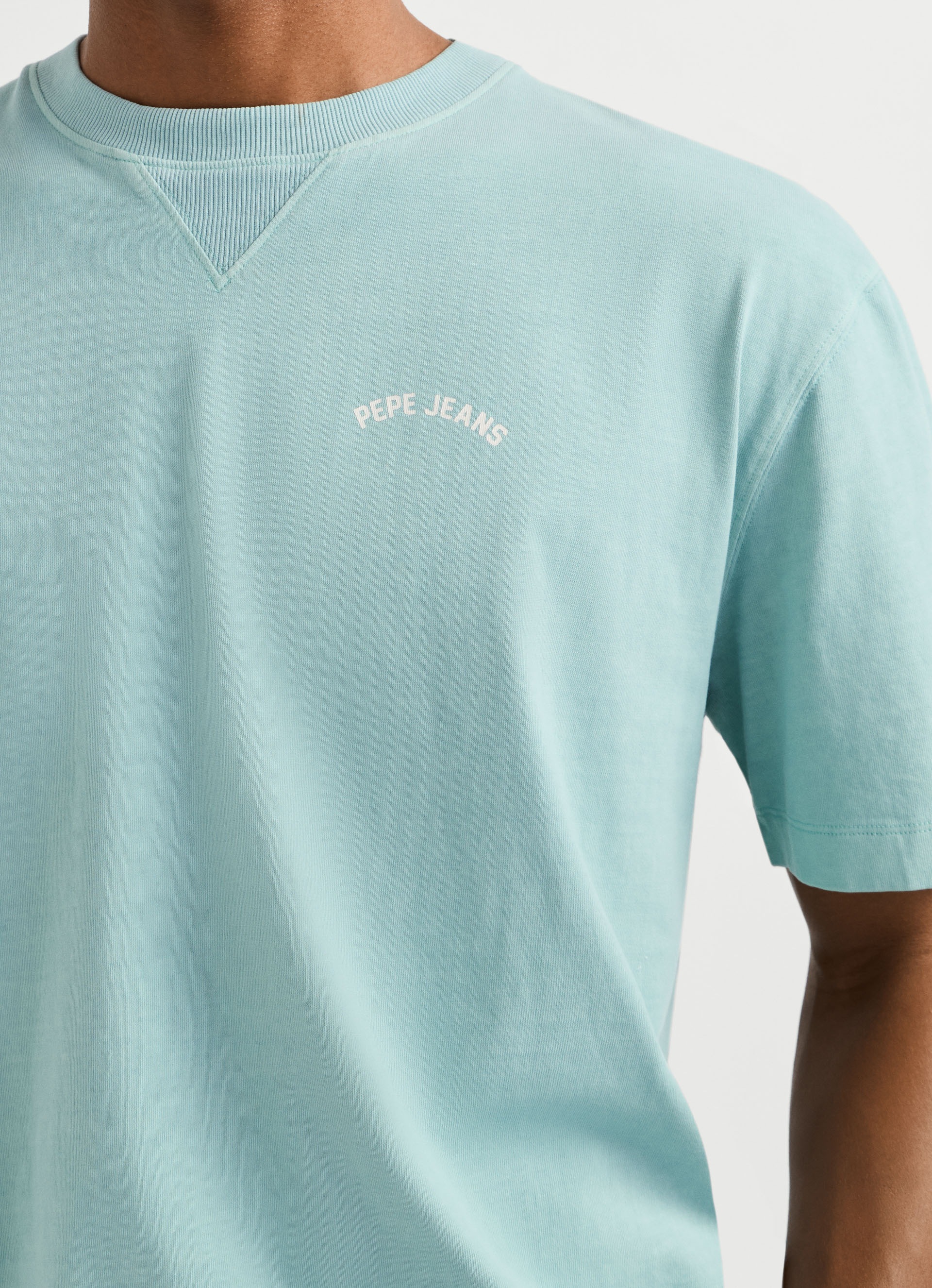 Pepe Jeans T-Shirt »JOHN TEE« mit V-Naht am Rundhals