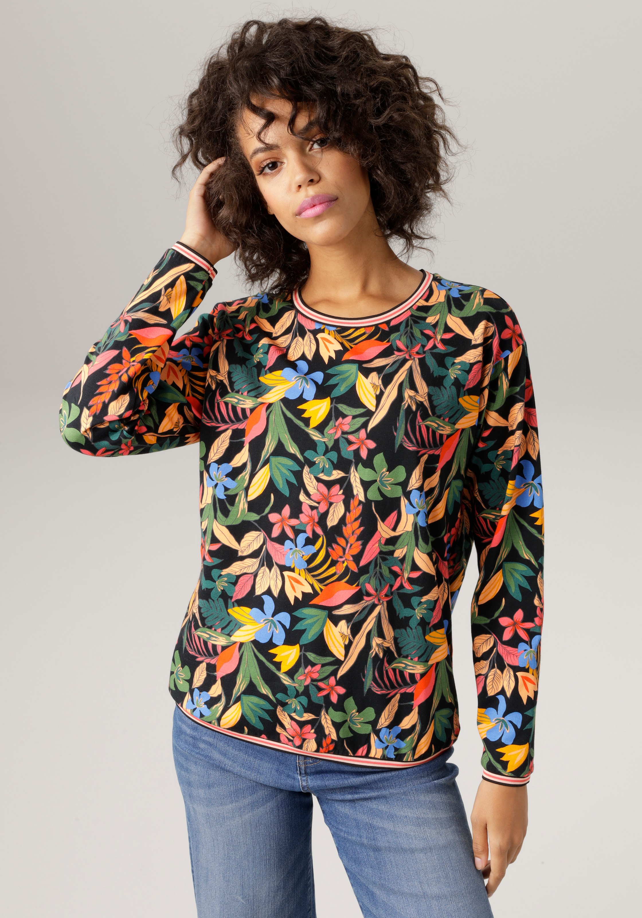 Aniston CASUAL Sweatshirt, mit bunten Blüten und Blättern bedruckt - NEUE KOLLEKTION kaufen