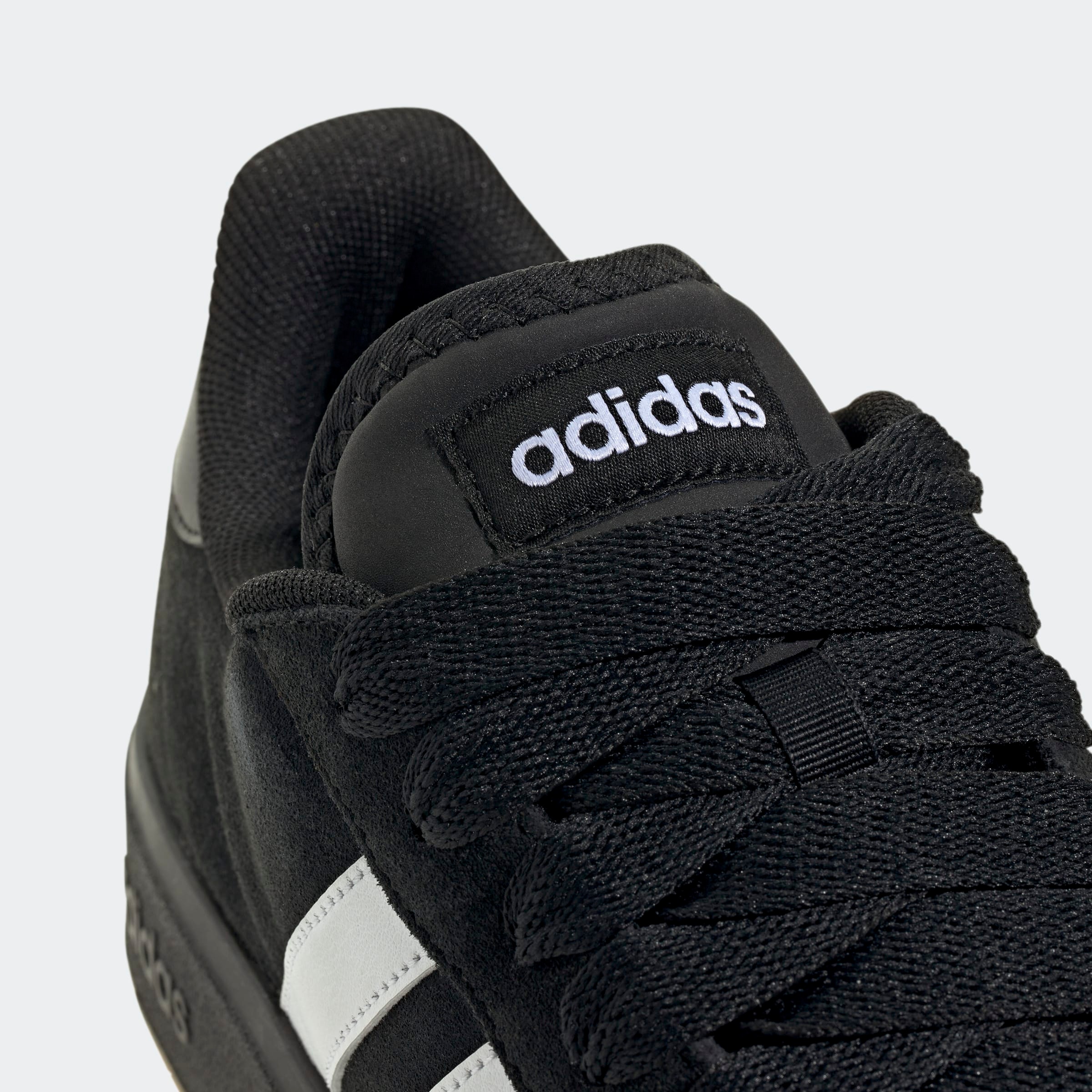 adidas Sportswear Sneaker »GRAND COURT BASE 00S«  Design auf den Spuren des adidas Campus 00