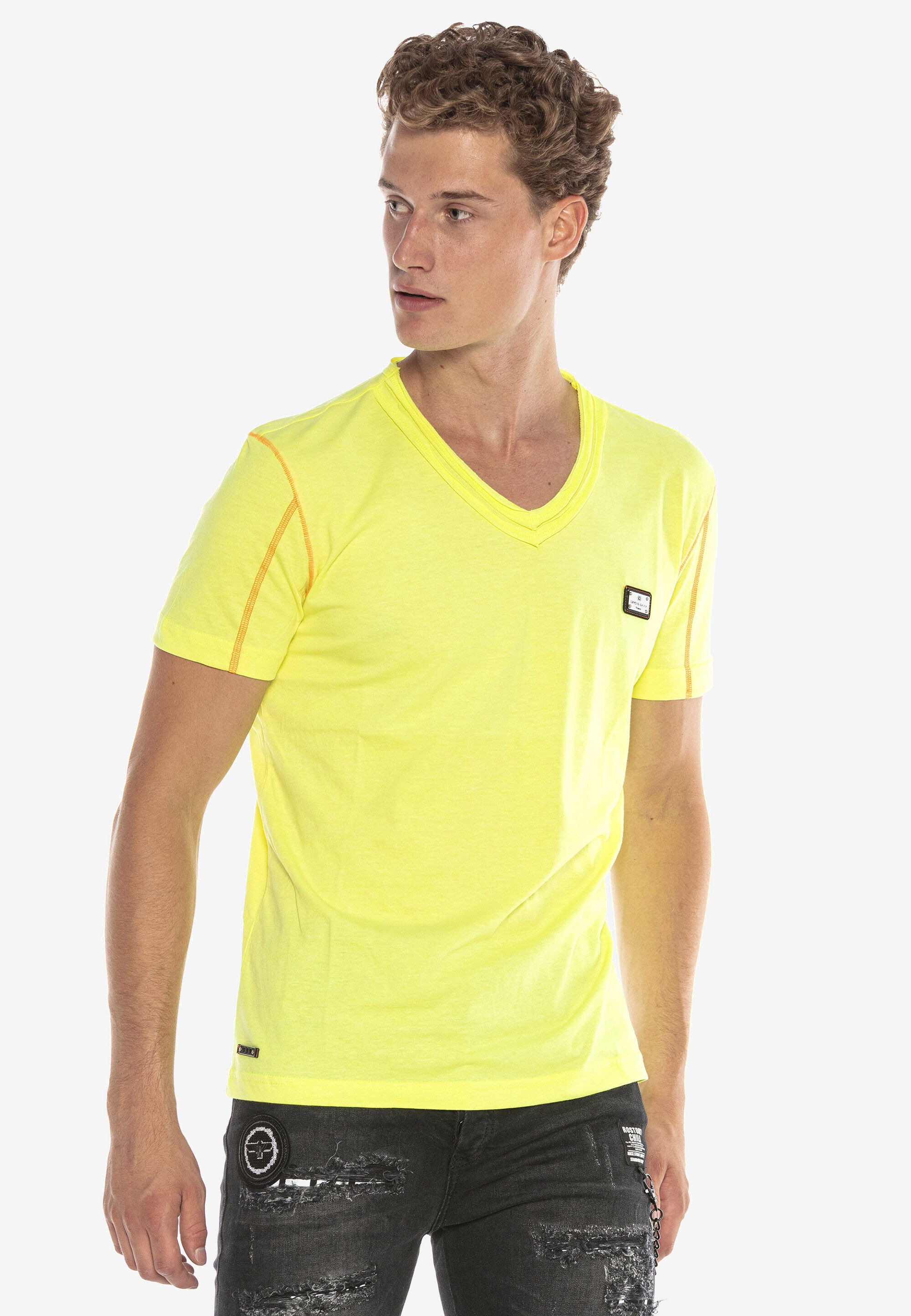 Cipo & Baxx T-Shirt »T-Shirt« mit Logo-Patch Prints