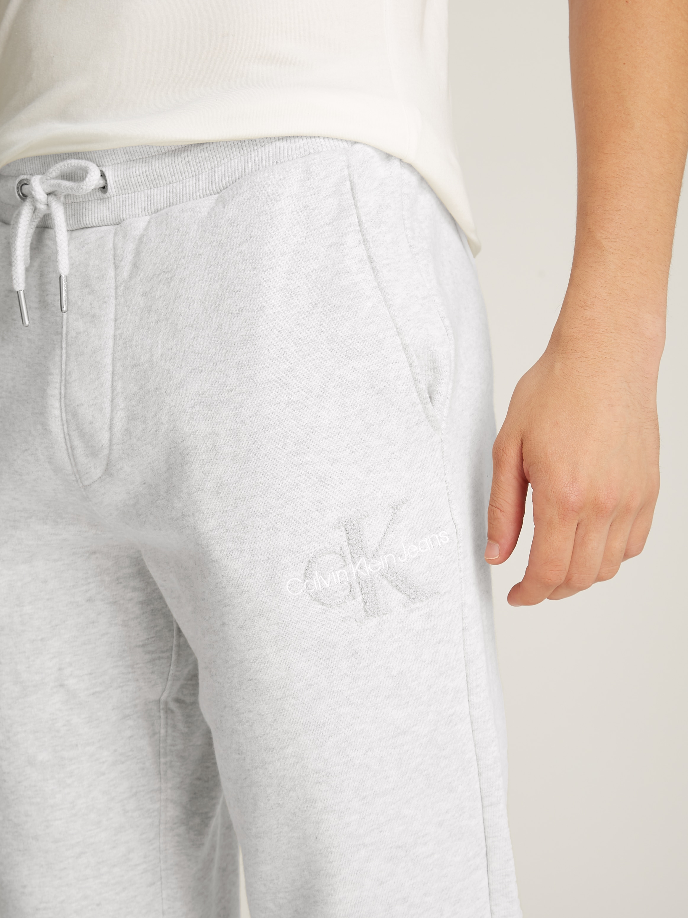 Calvin Klein Jeans »CHENILLE MONOLOGO SWEATPANT«  mit Logostickerei