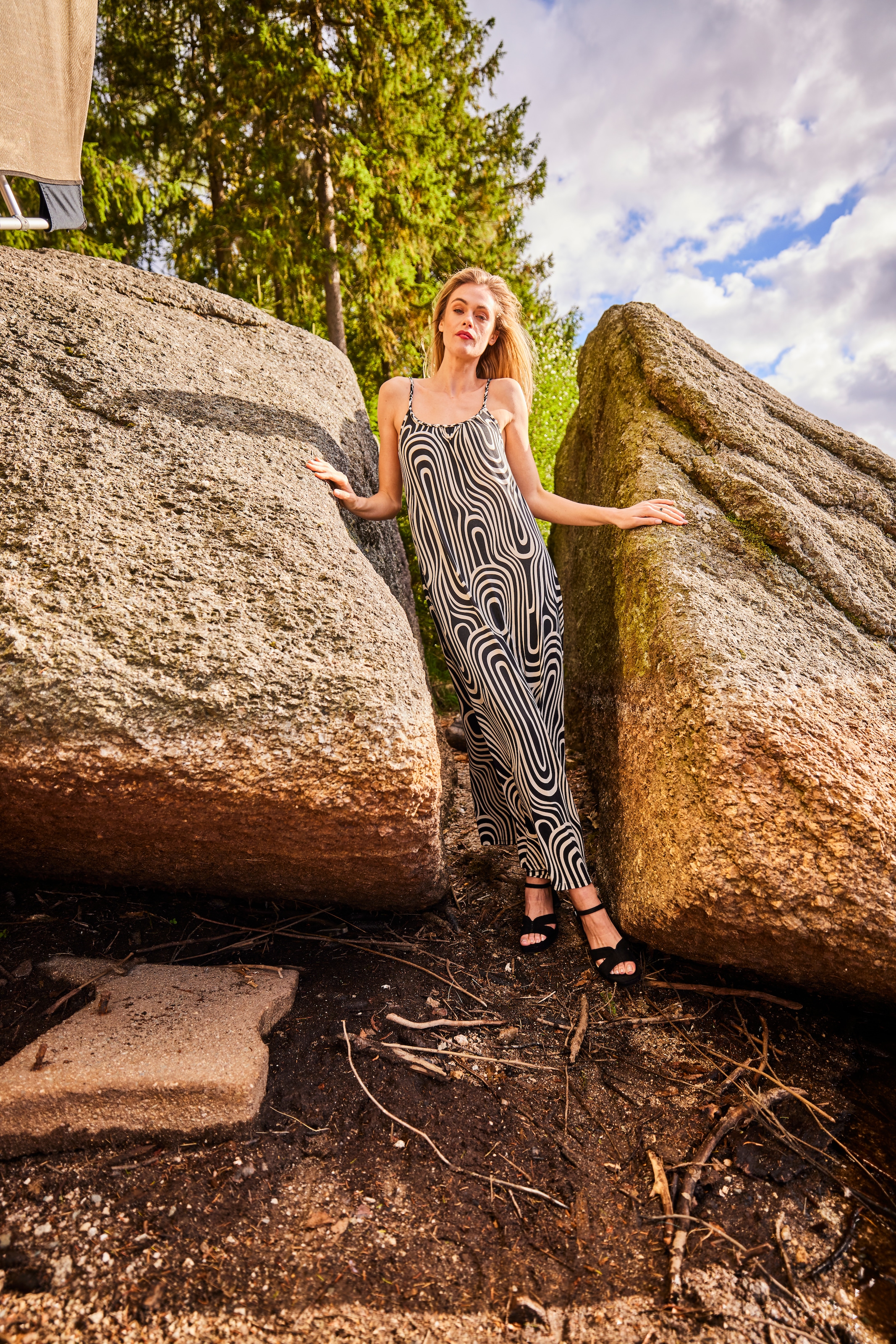 Aniston CASUAL Sommerkleid Eingrifftaschen mit geflochtenen Spagetti-Trägern - NEUE KOLLEKTION