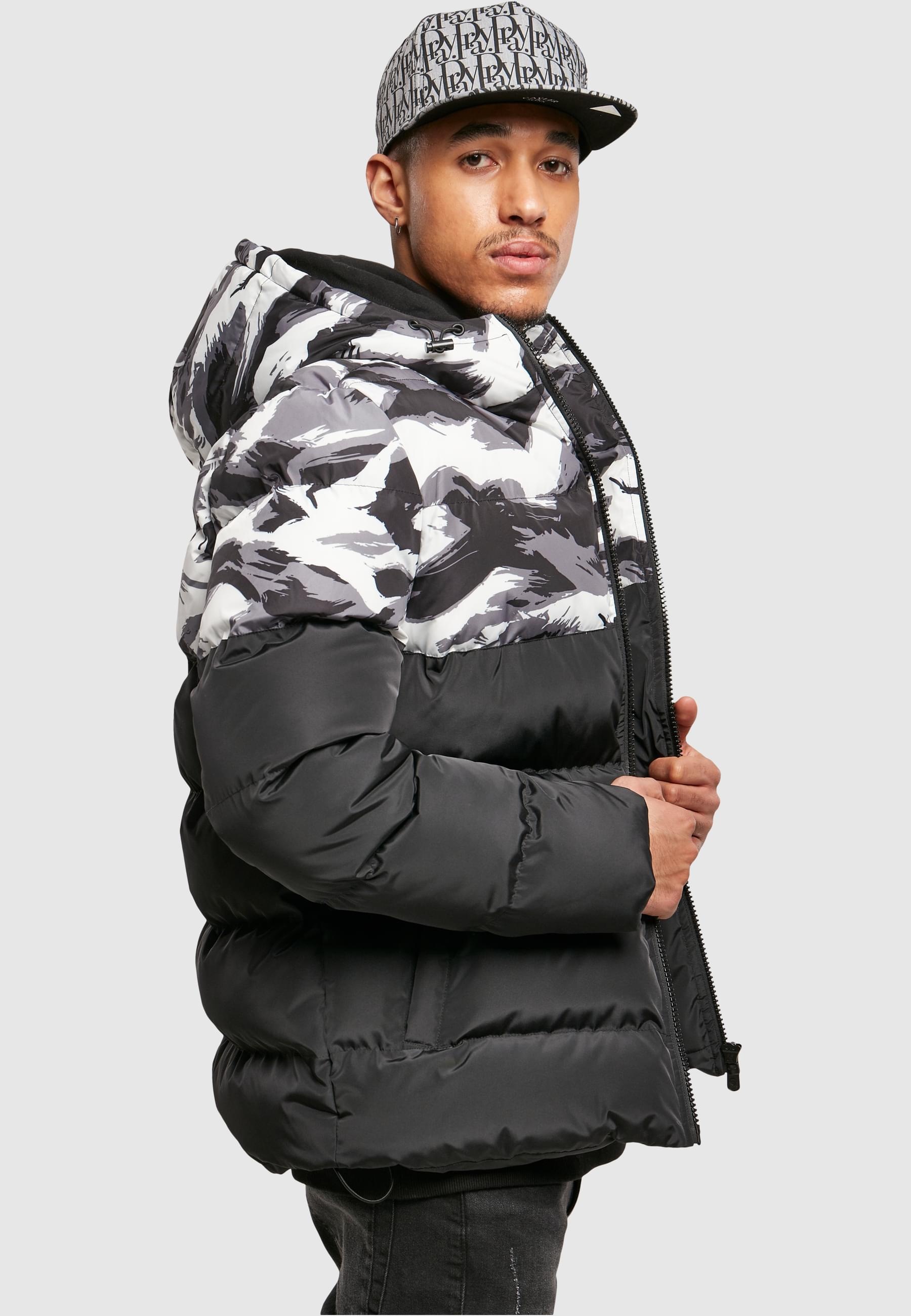CAYLER & SONS Winterjacke »Cayler & Sons Herren Statement Brushcamo Yoke Puffer Jacket«, (1 St.), mit Kapuze