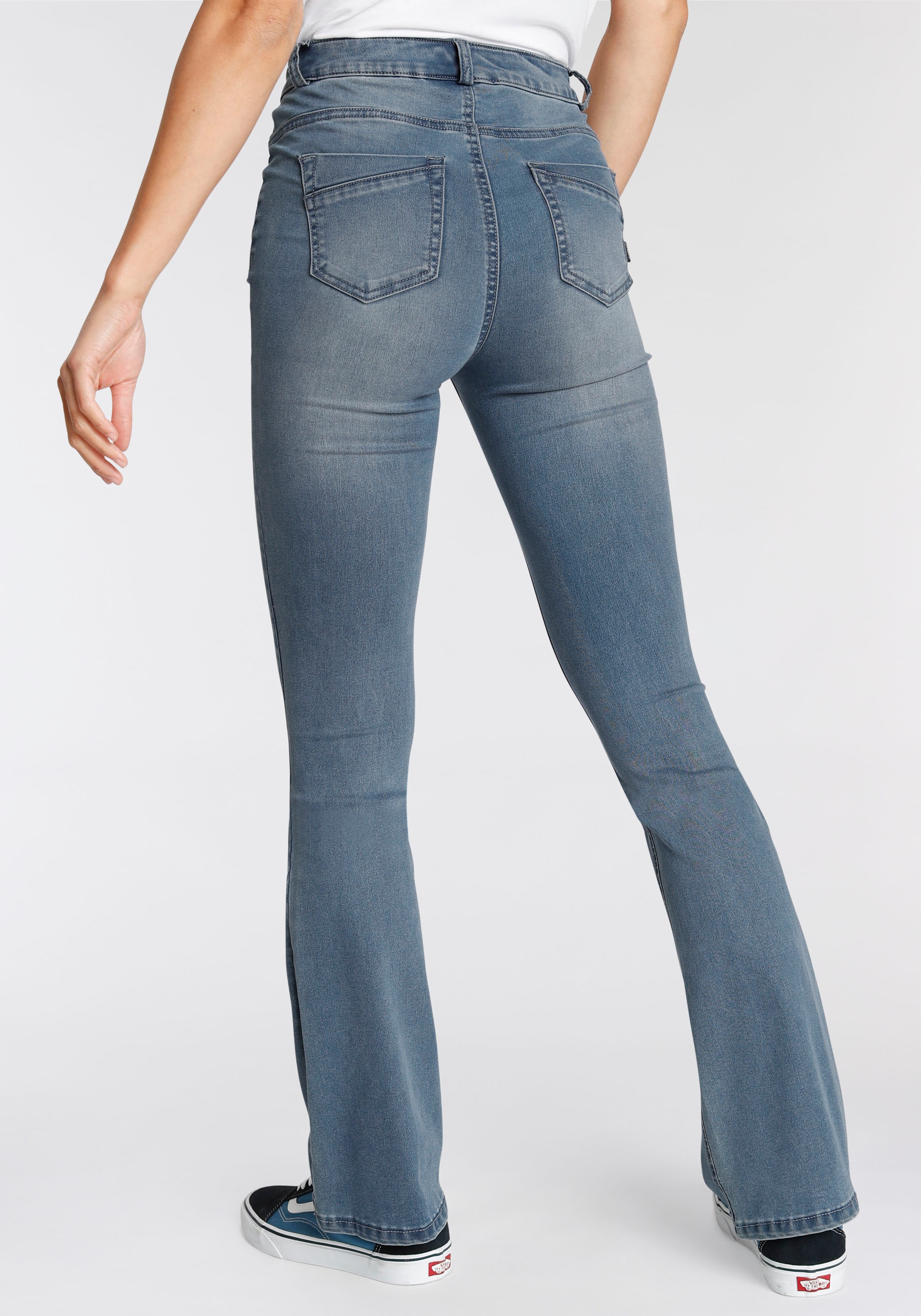 Arizona Bootcut-Jeans "Ultra Stretch", ausgestellte Beinform, Used-Waschung günstig online kaufen