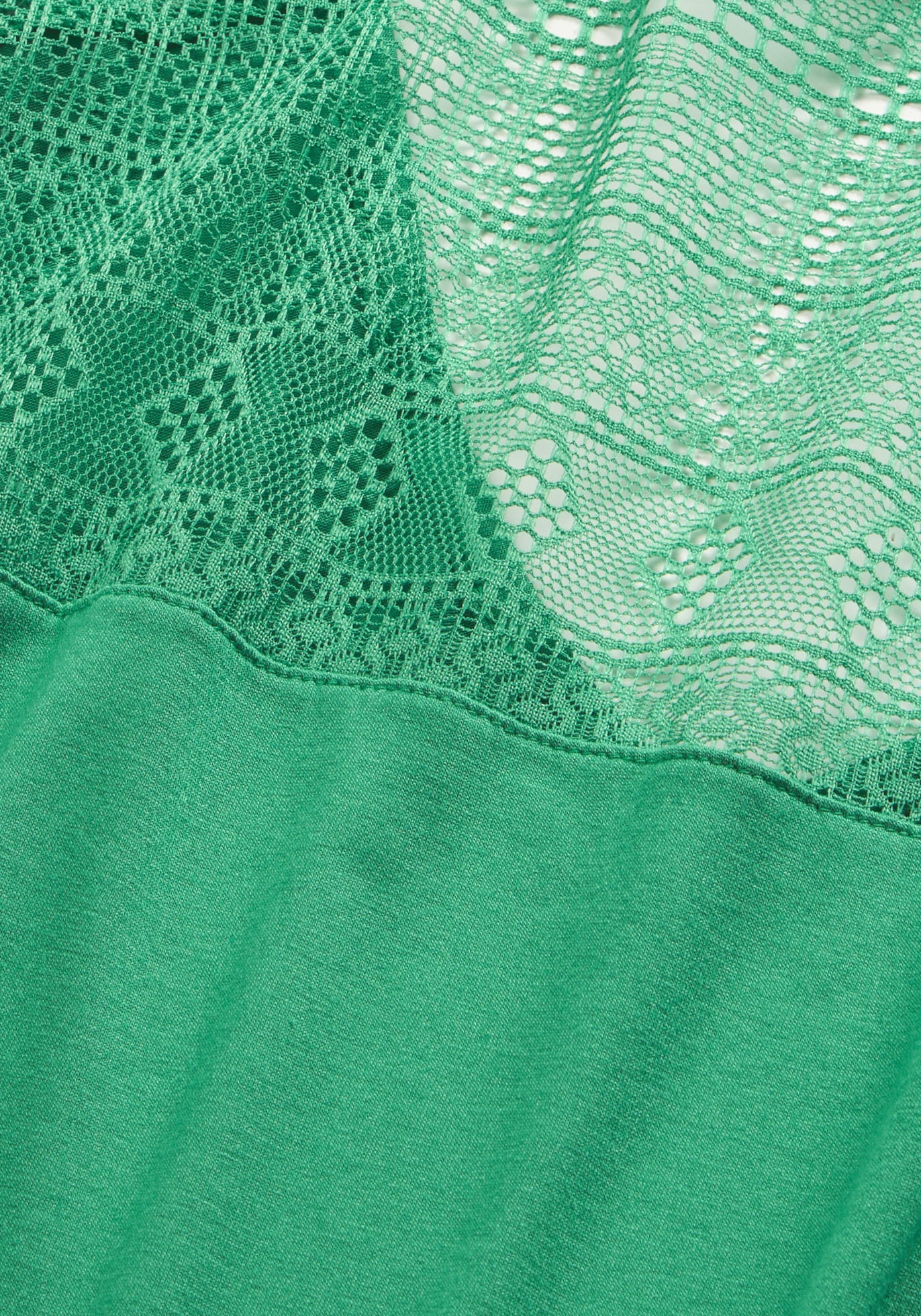 bonprix T-Shirt »Shirt aus Viskose-Mix« lockere Passform, Kurzarm, aus Viskose-Mix, mit hochwertiger Spitze