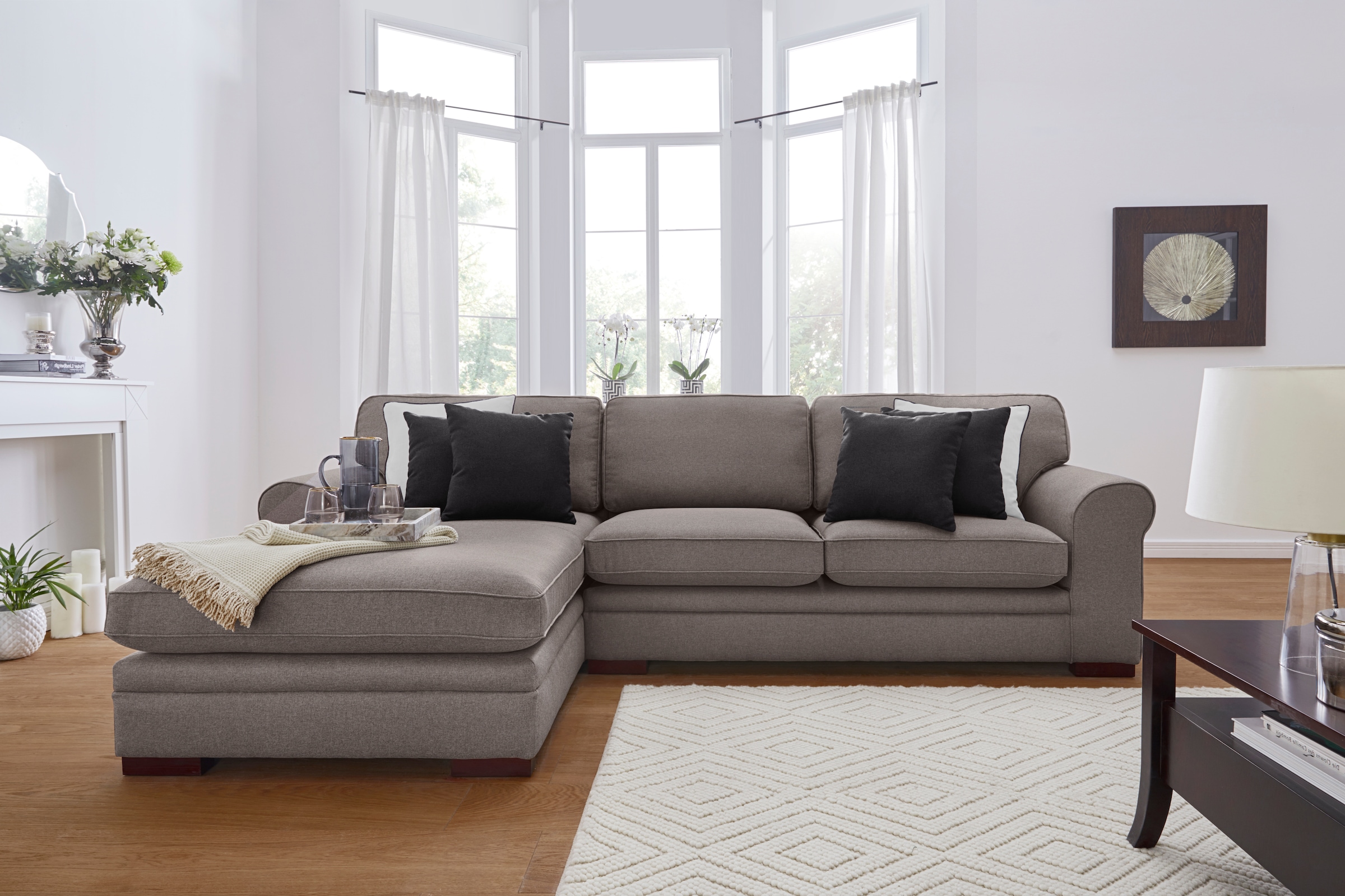 Home affaire Ecksofa "Broughton L-Form", weicher Sitzkomfort, incl. 4 Zierk günstig online kaufen