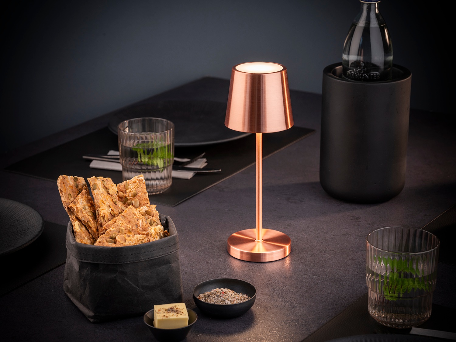 APS LED Tischleuchte »"MERLE MINI" Kabellose USB-C Tischleuchte«, 1 flammig, Leuchtmittel LED-Modul | LED fest integriert, Spritzwasssergeschützt IP 54, inkl. Dockinstation und Fernbedienung