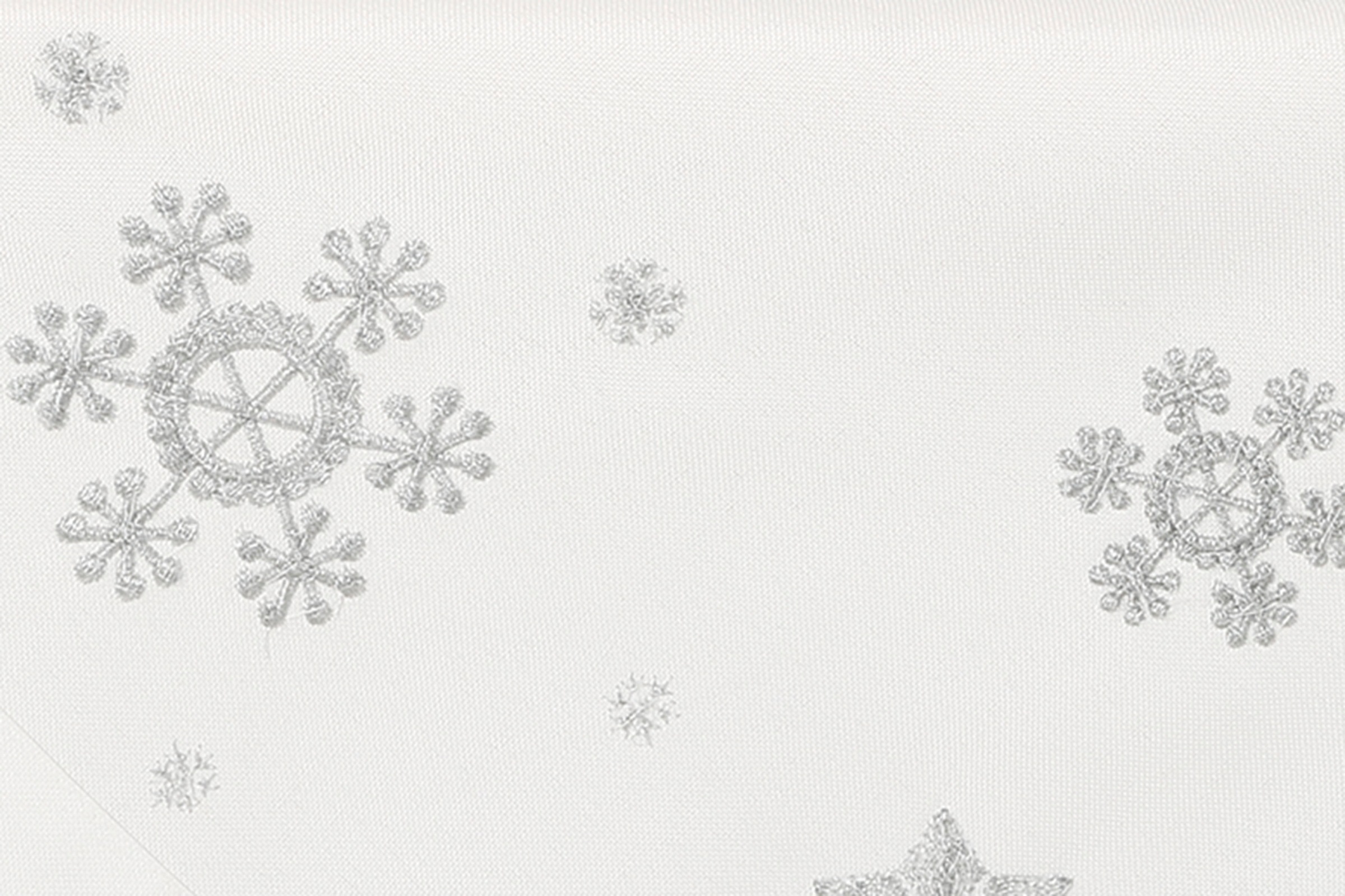 Dreams Tischläufer »Schneeflocke, Weihnachtsdeko, Weihnachten«, mit aufwendiger Stickerei
