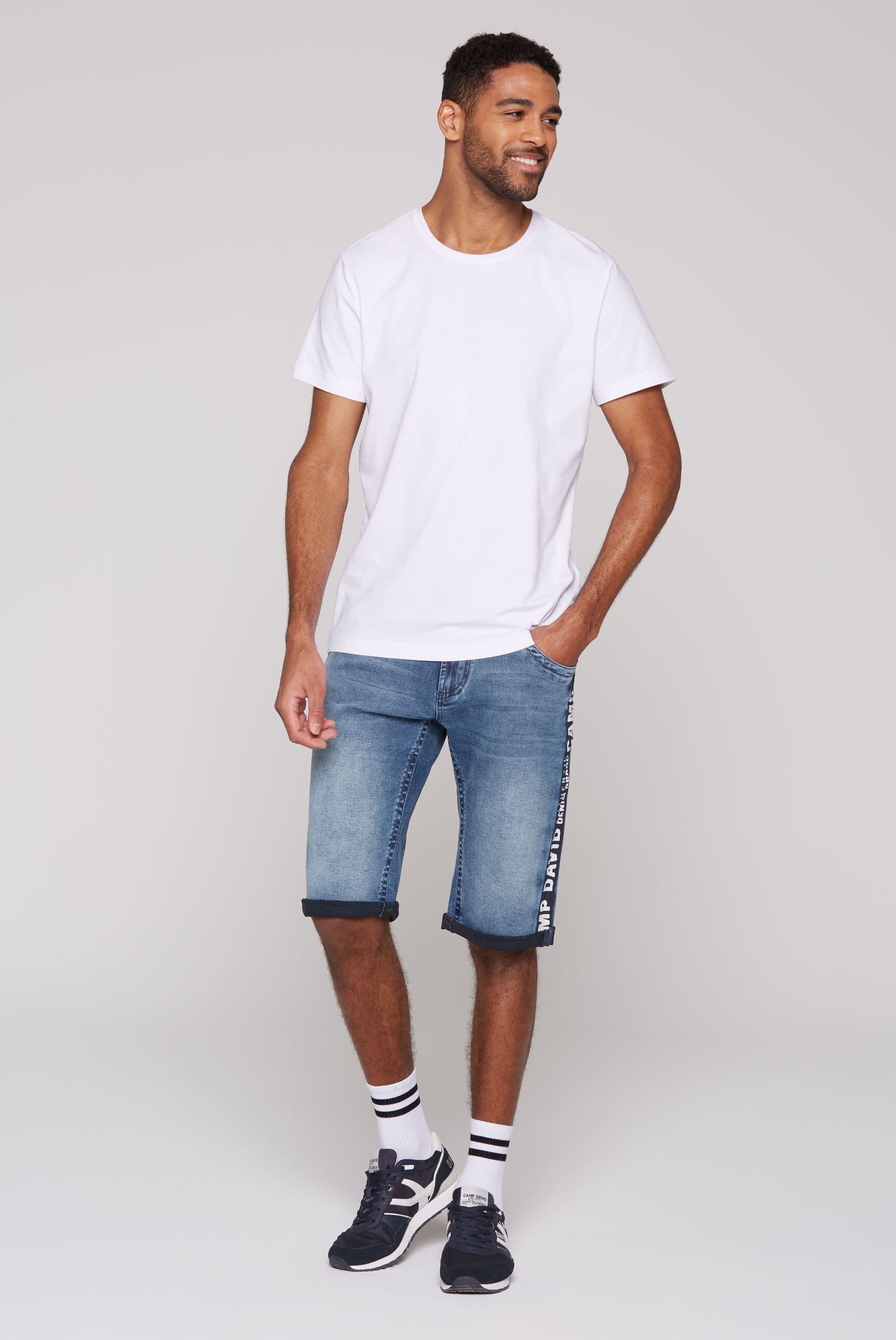 CAMP DAVID Jeansshorts, mit Turn-Up Saum