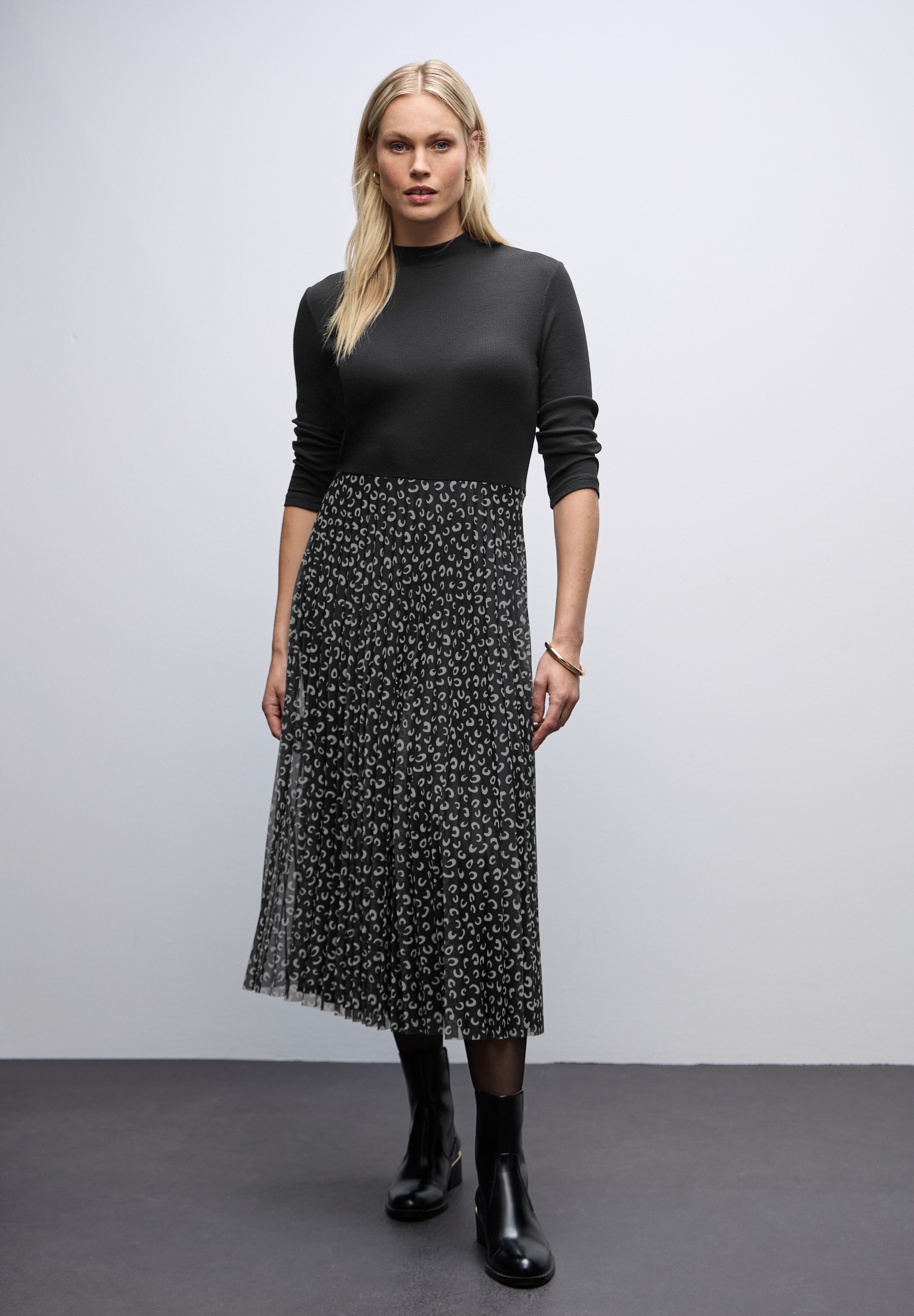 STREET ONE Midikleid Ohne Taschen mit plissiertem Rockteil