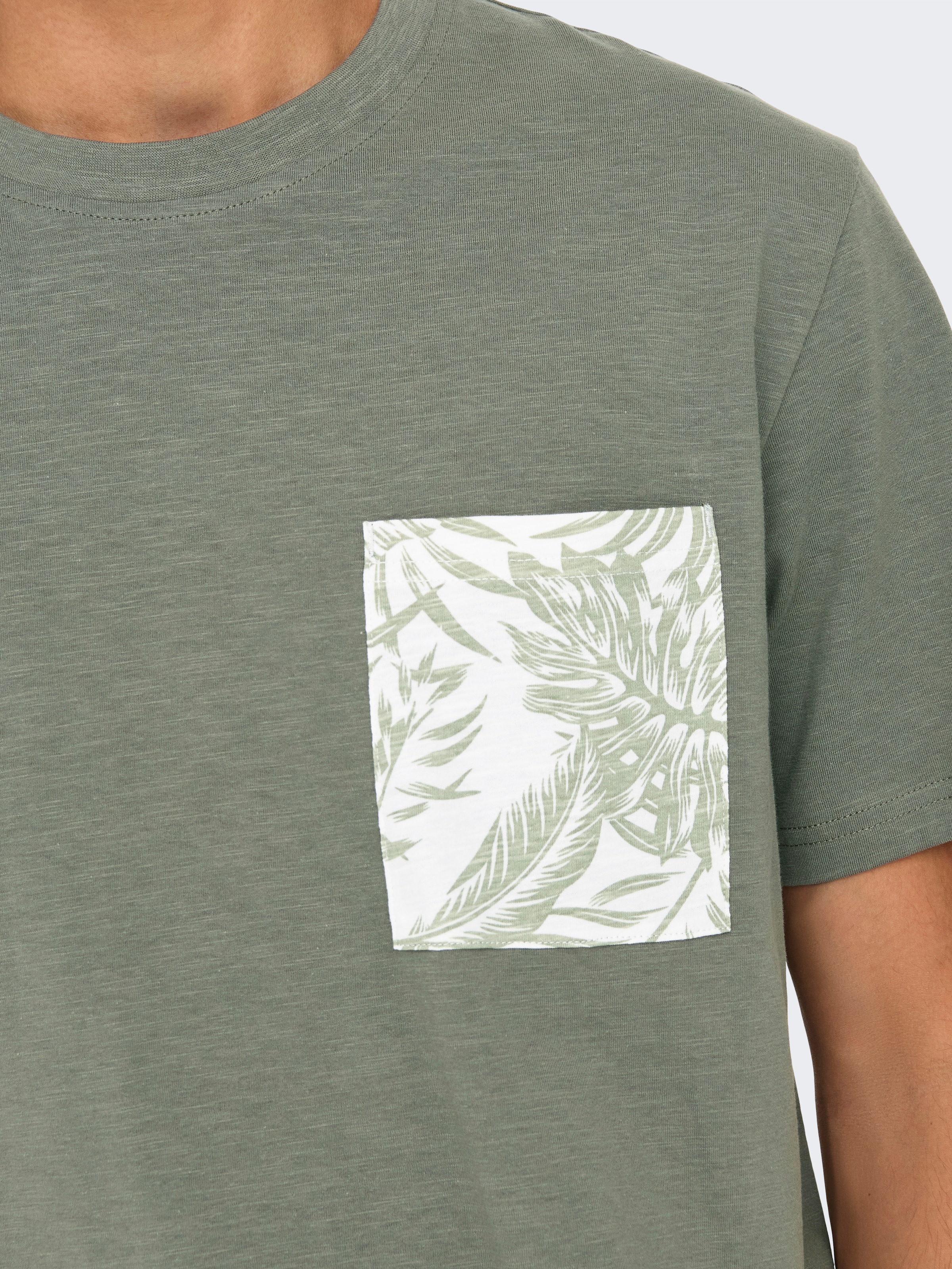 ONLY & SONS Rundhalsshirt »ONSPERRY LIFE REG LEAF POCKETTEE«